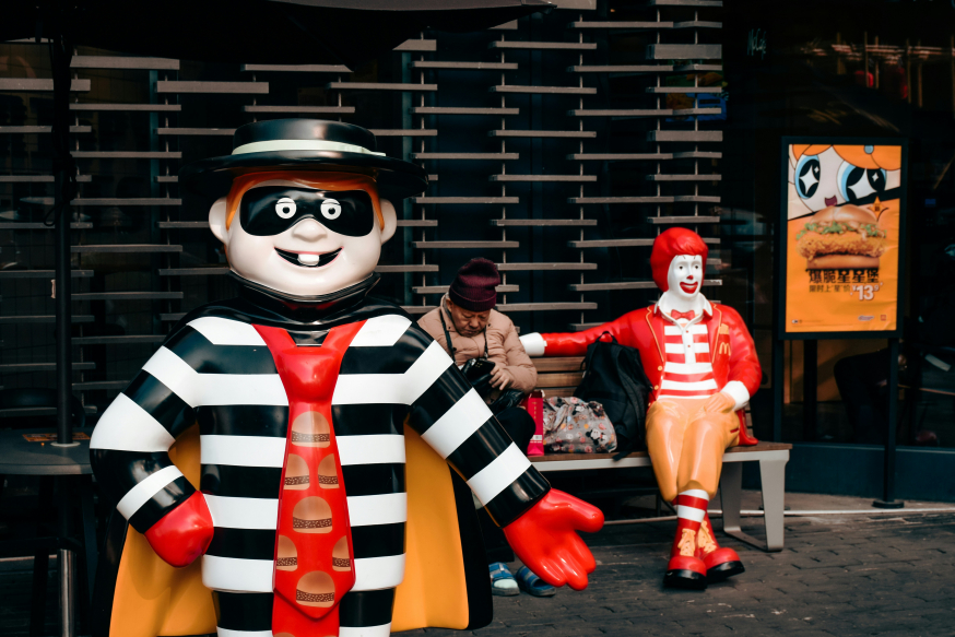 Afbeelding: een mascotte in beeld, als visualiatie voor de geschiedenis van de mascottes