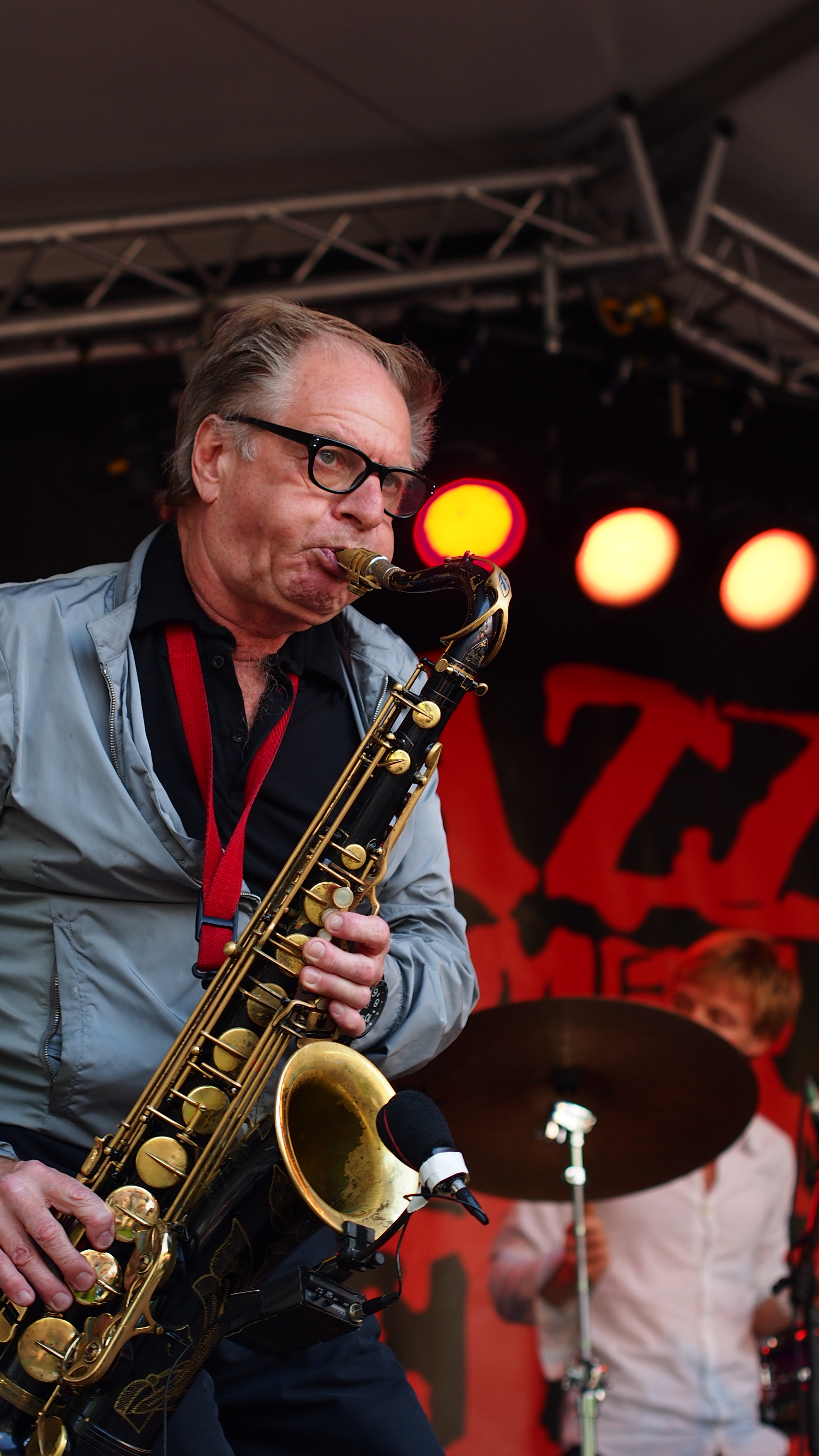 hans-dulfer-tijdens-concert-in-epe-2012