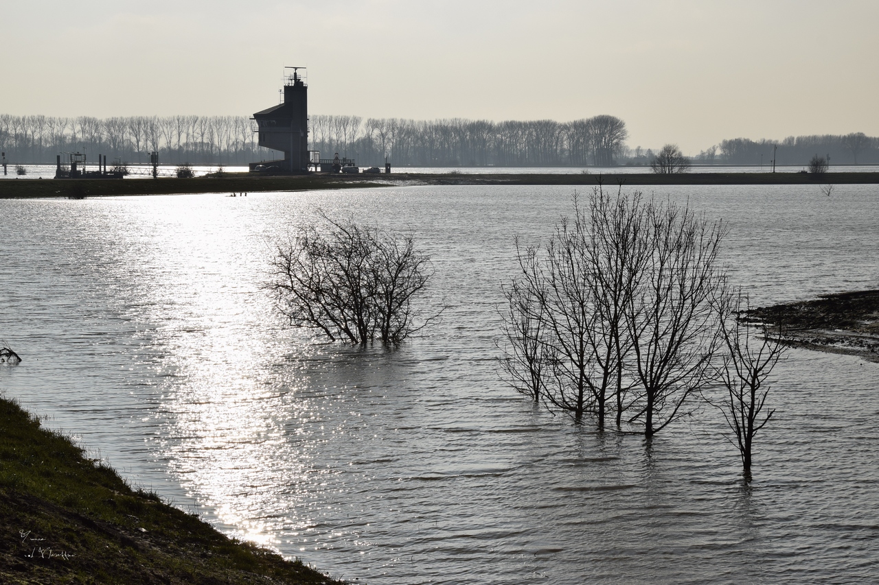 het-water-rukt-op