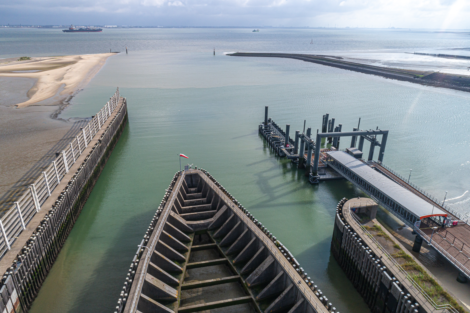 in-de-verte-ligt-vlissingen