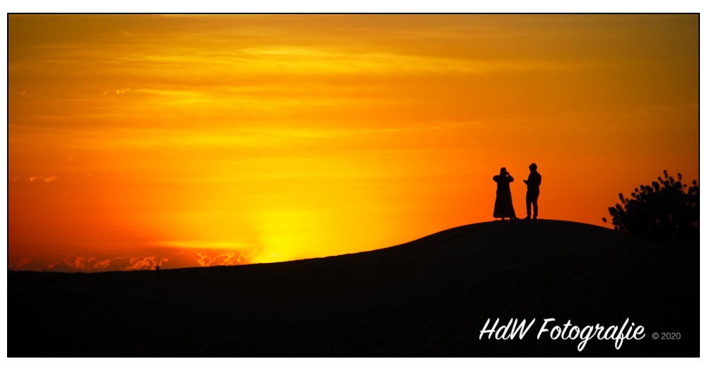 the-night-falls-in-dubai-desert