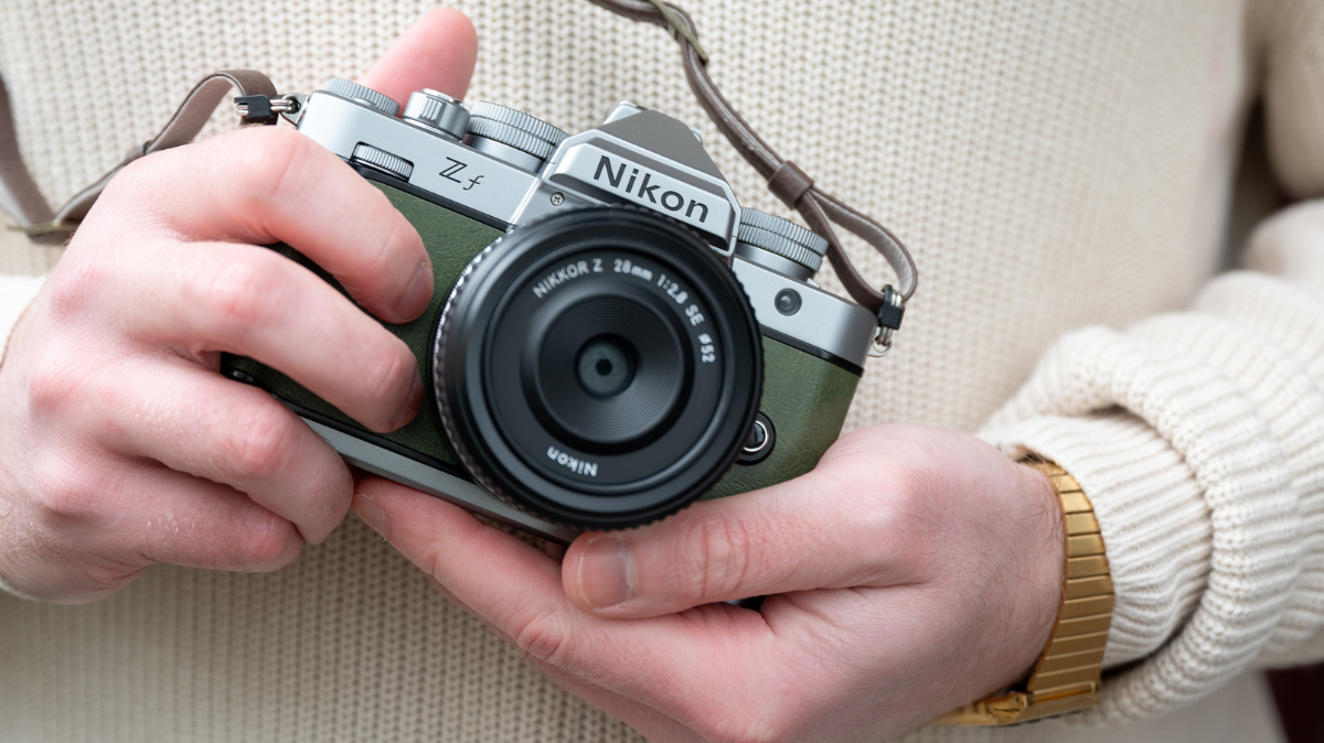 nikon-zf-nu-ook-in-zilver