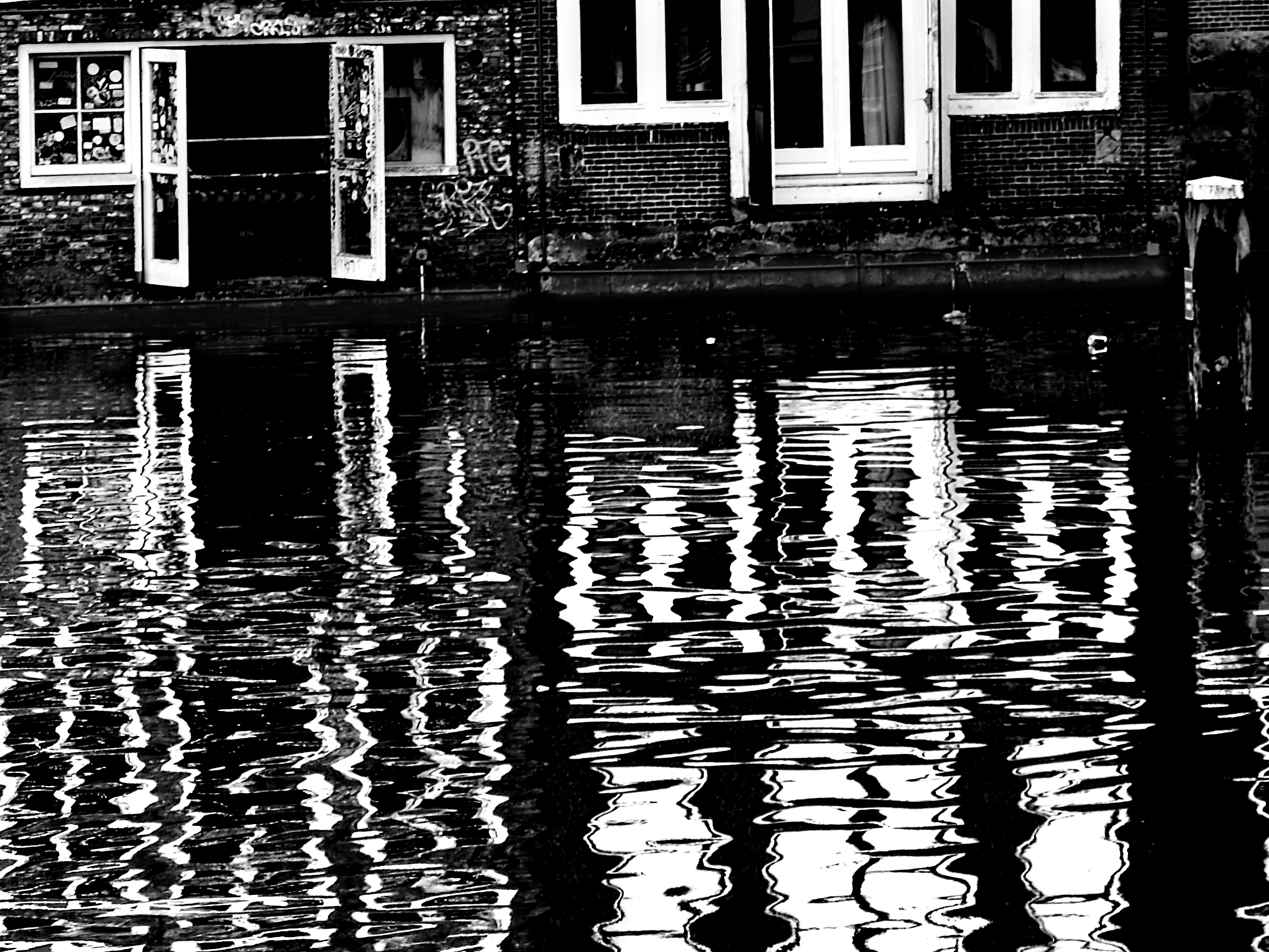 canel-reflections-amsterdam