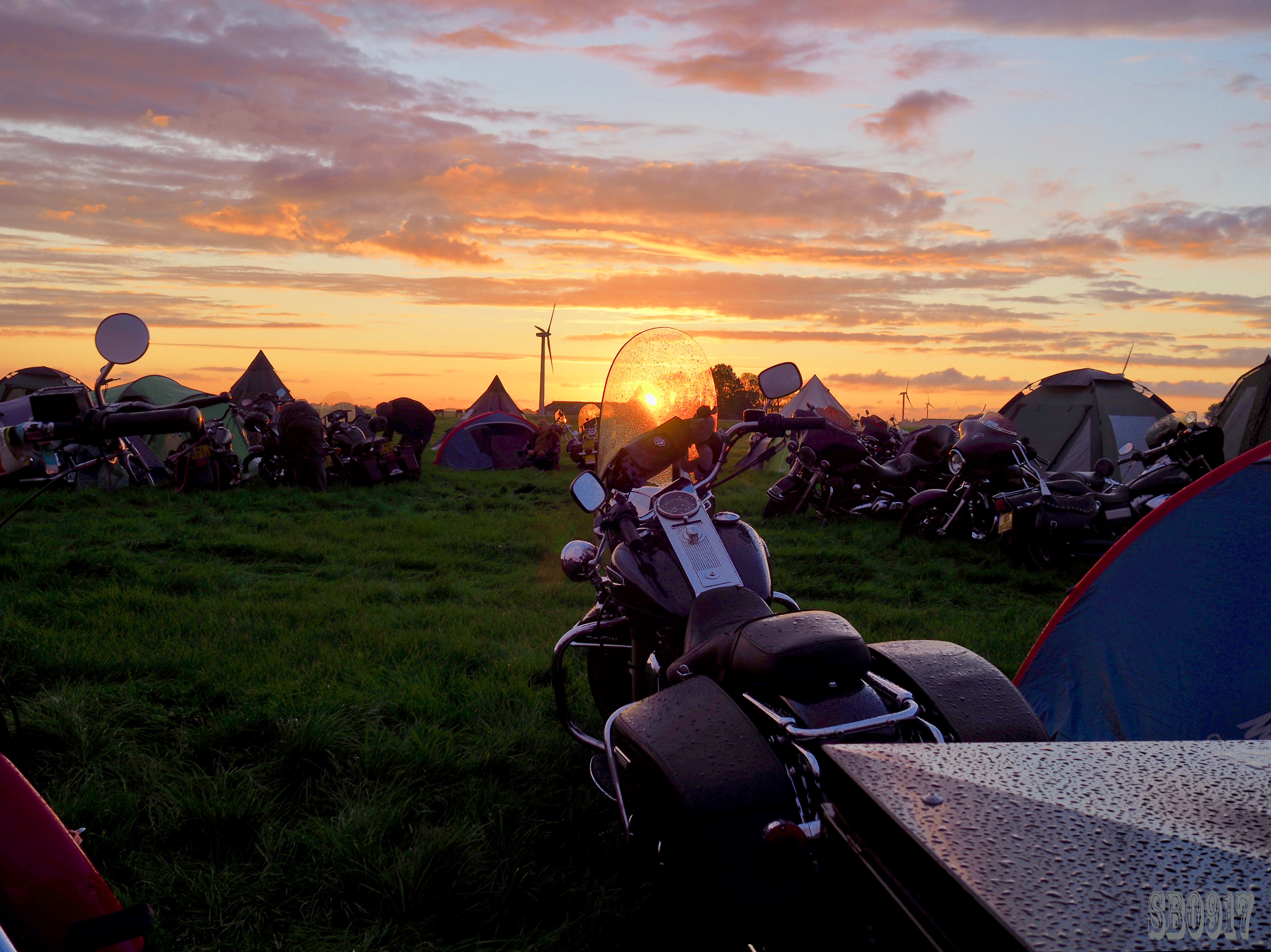 sunset-at-motorcamp