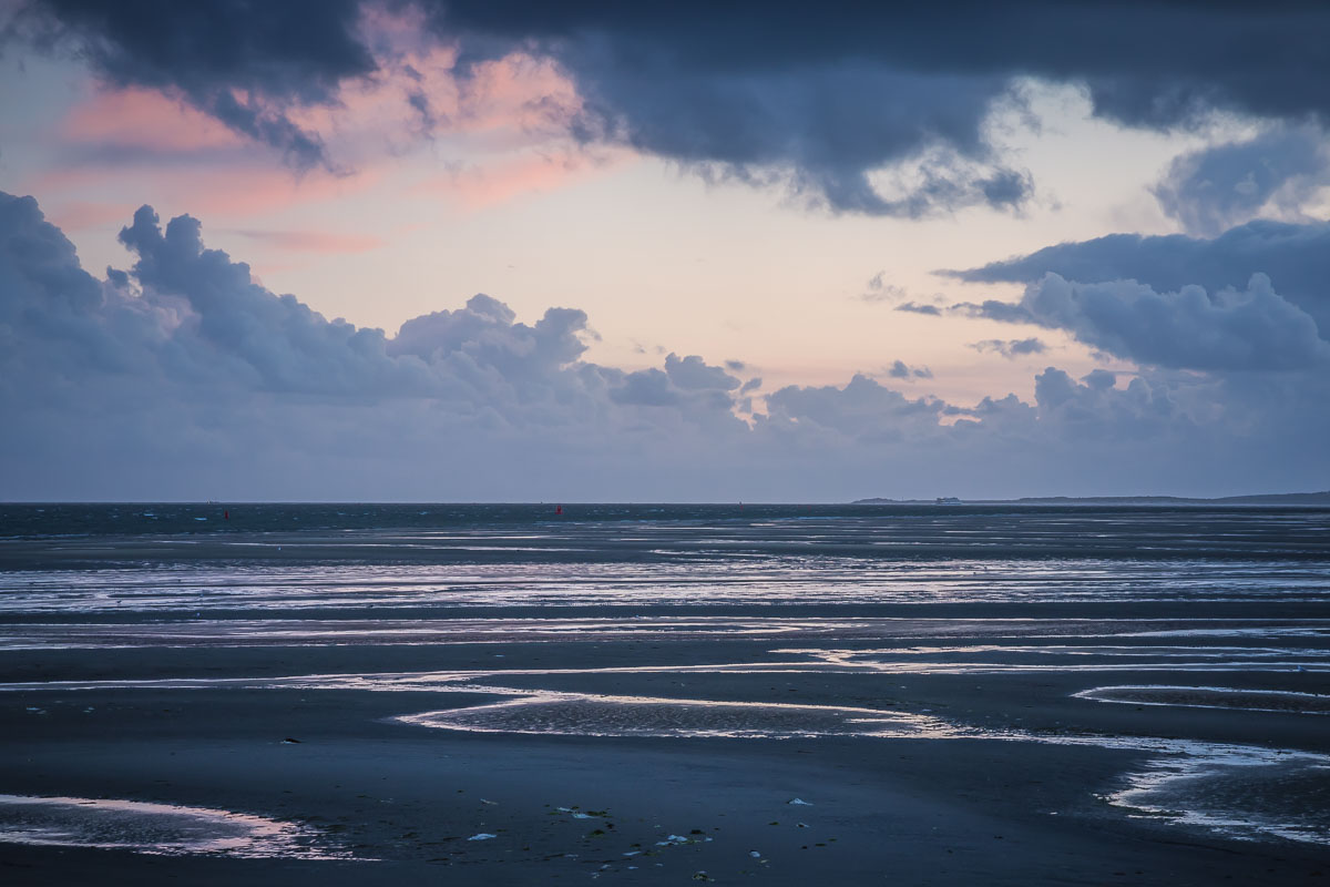 de-lucht-kleurt-langzaam-blauw-op-terschelling