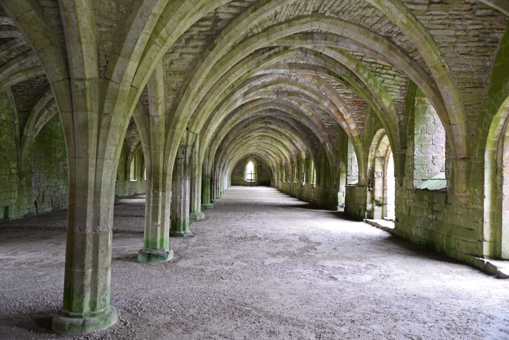 kloosterhal-in-foutains-abby