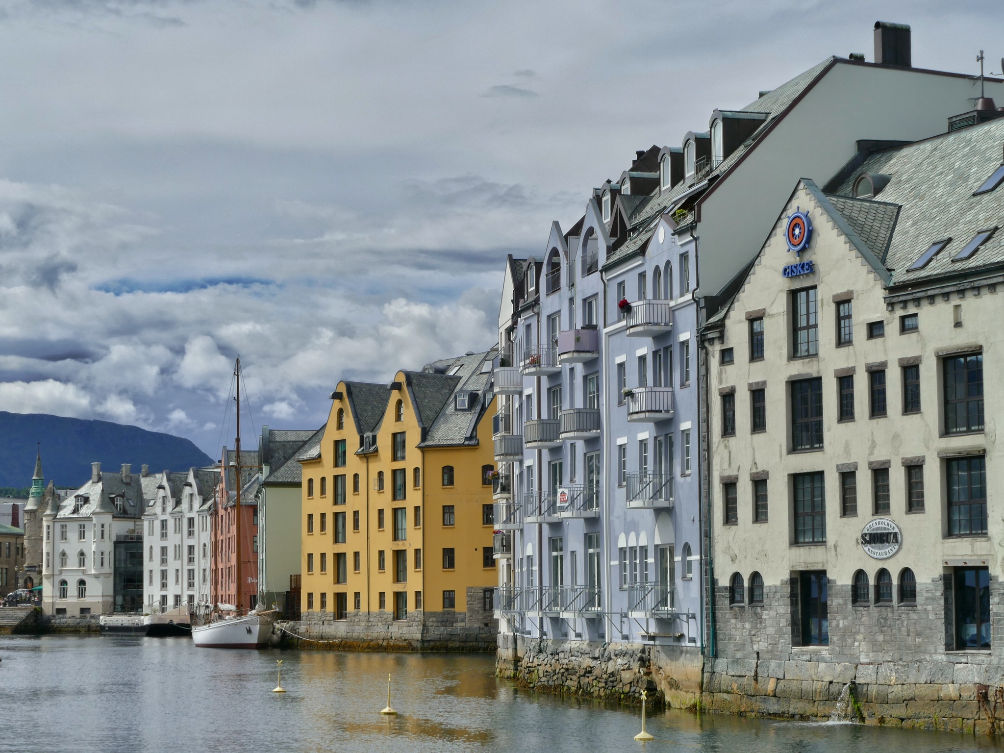 kleurrijk-%C3%A5lesund