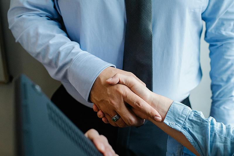 wolters-kluwer-tax-accounting-benelux-slaat-handen-ineen-met-ormit-talent
