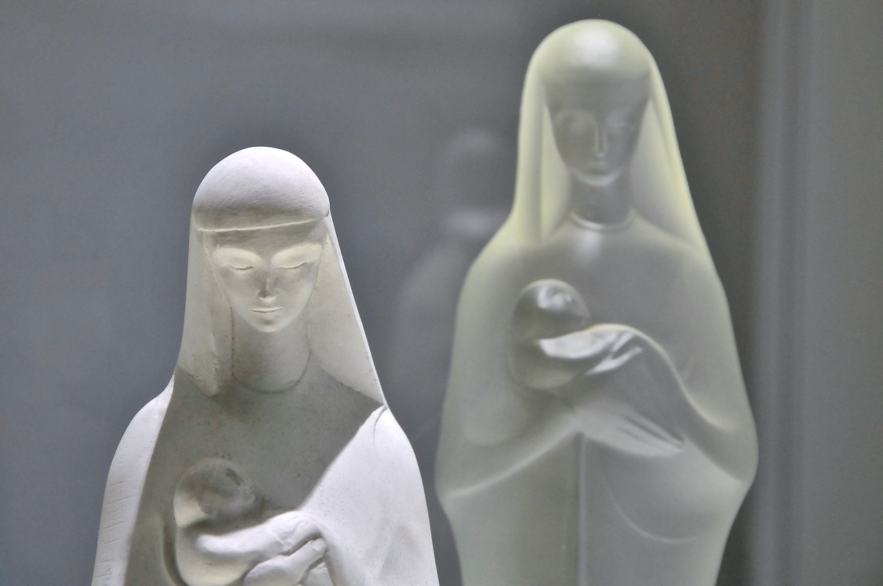 devotion-in-glas-museum-leerdam-1