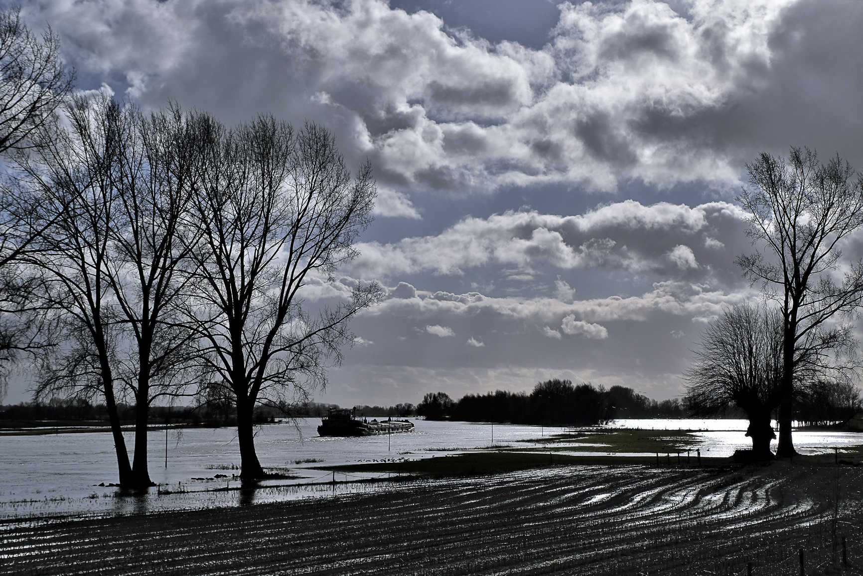hoog-water-op-de-ijssel-april-2018