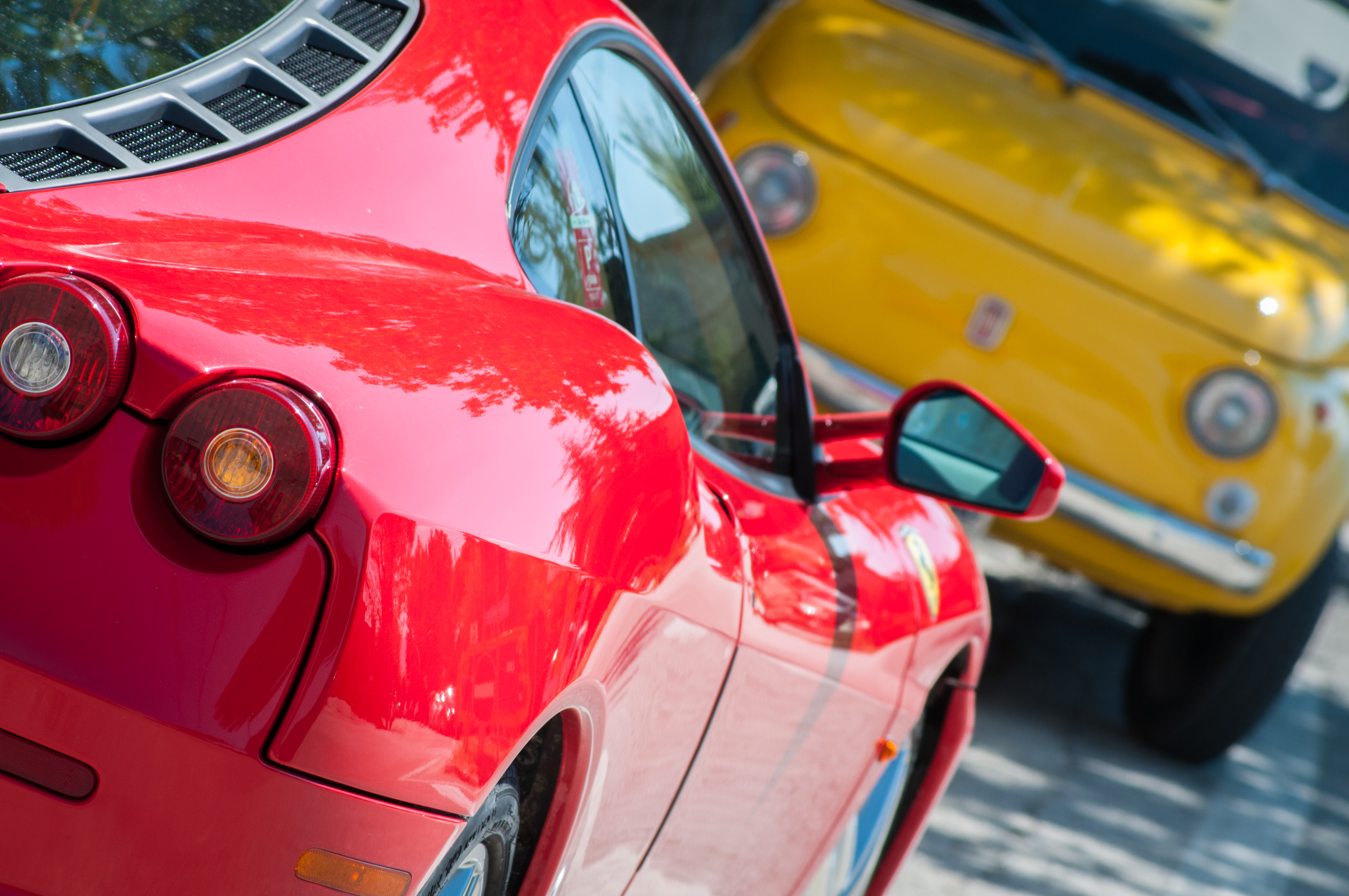 ferrari-vs-fiat-500