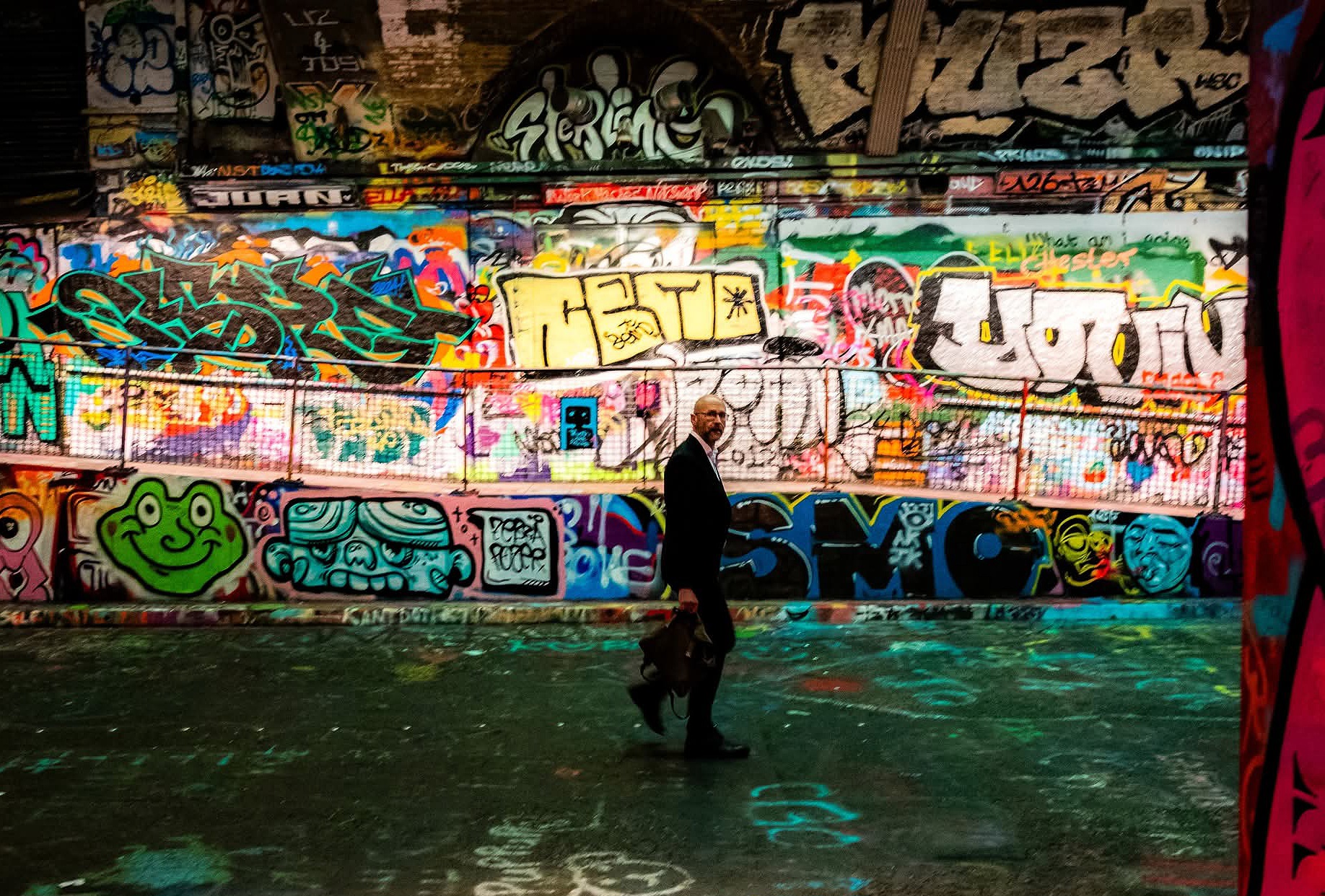 leake-street-bussines