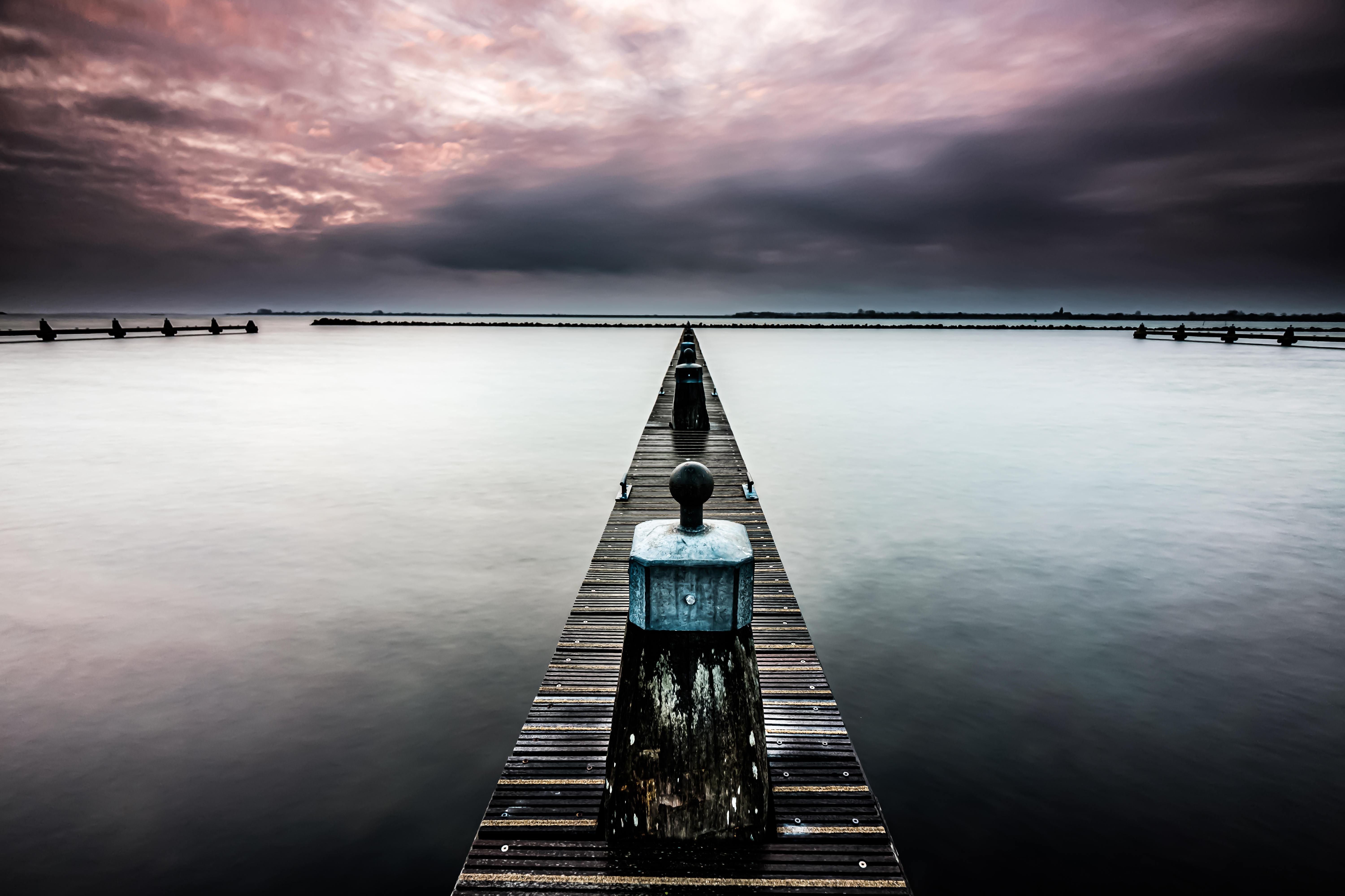 surrealistisch-uitzicht-vanaf-de-brouwersdam