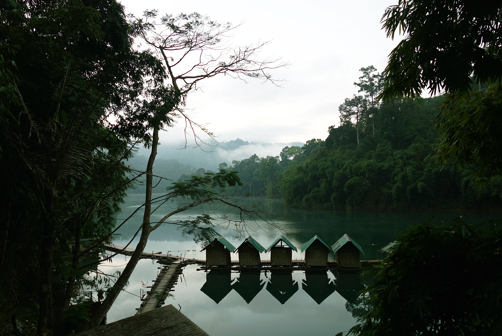 5-hutjes-in-khao-sok-national-park