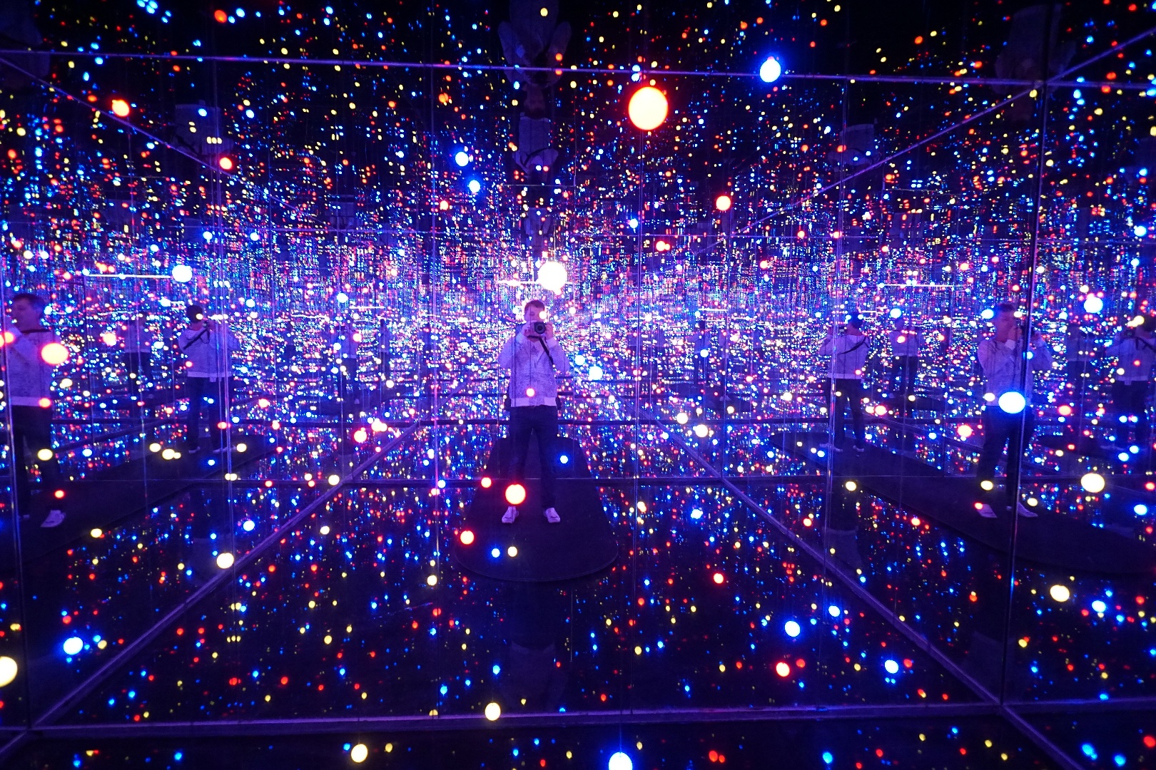 infinity-mirrors-yayoi-kusama