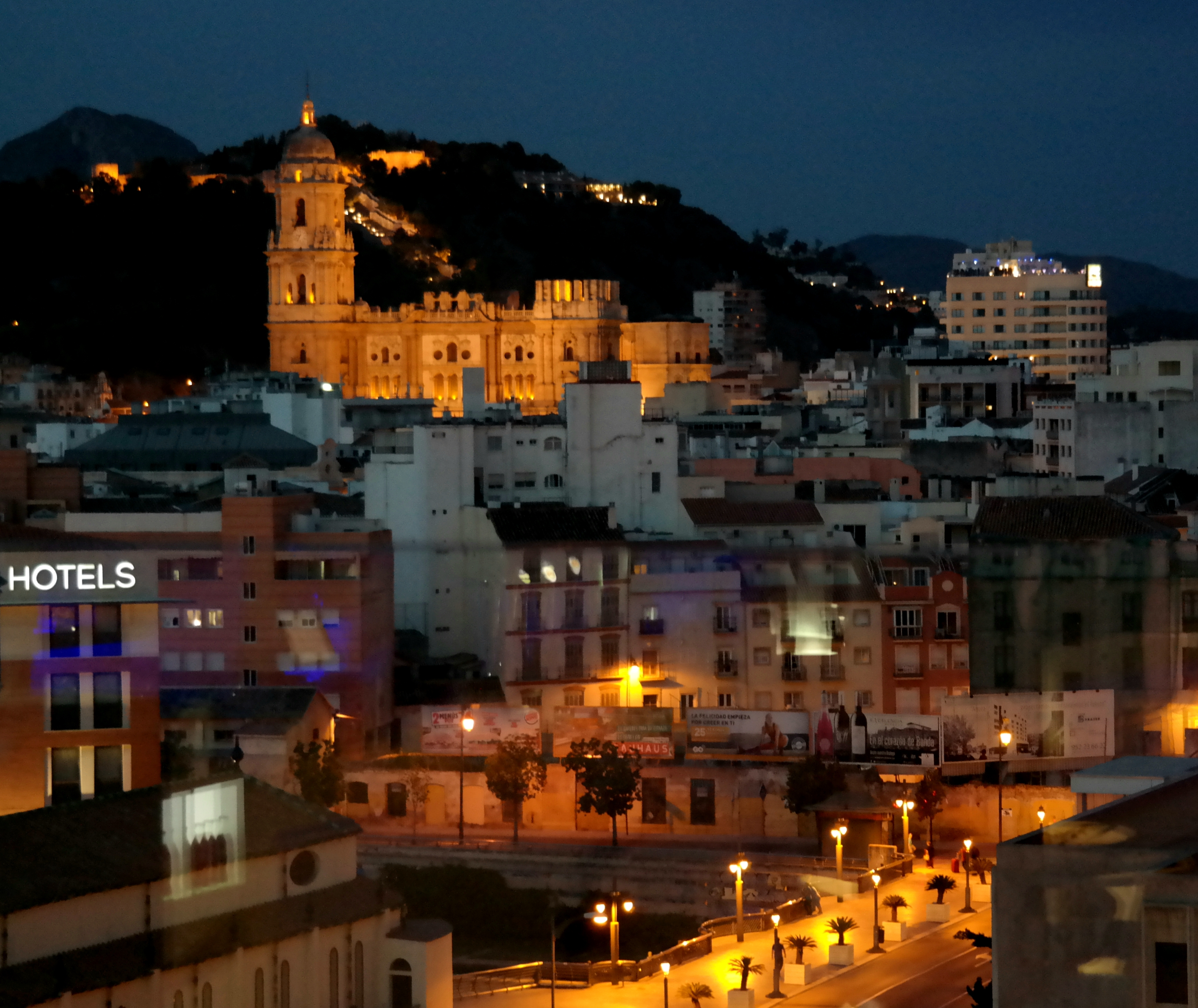 the-street-lights-of-malaga