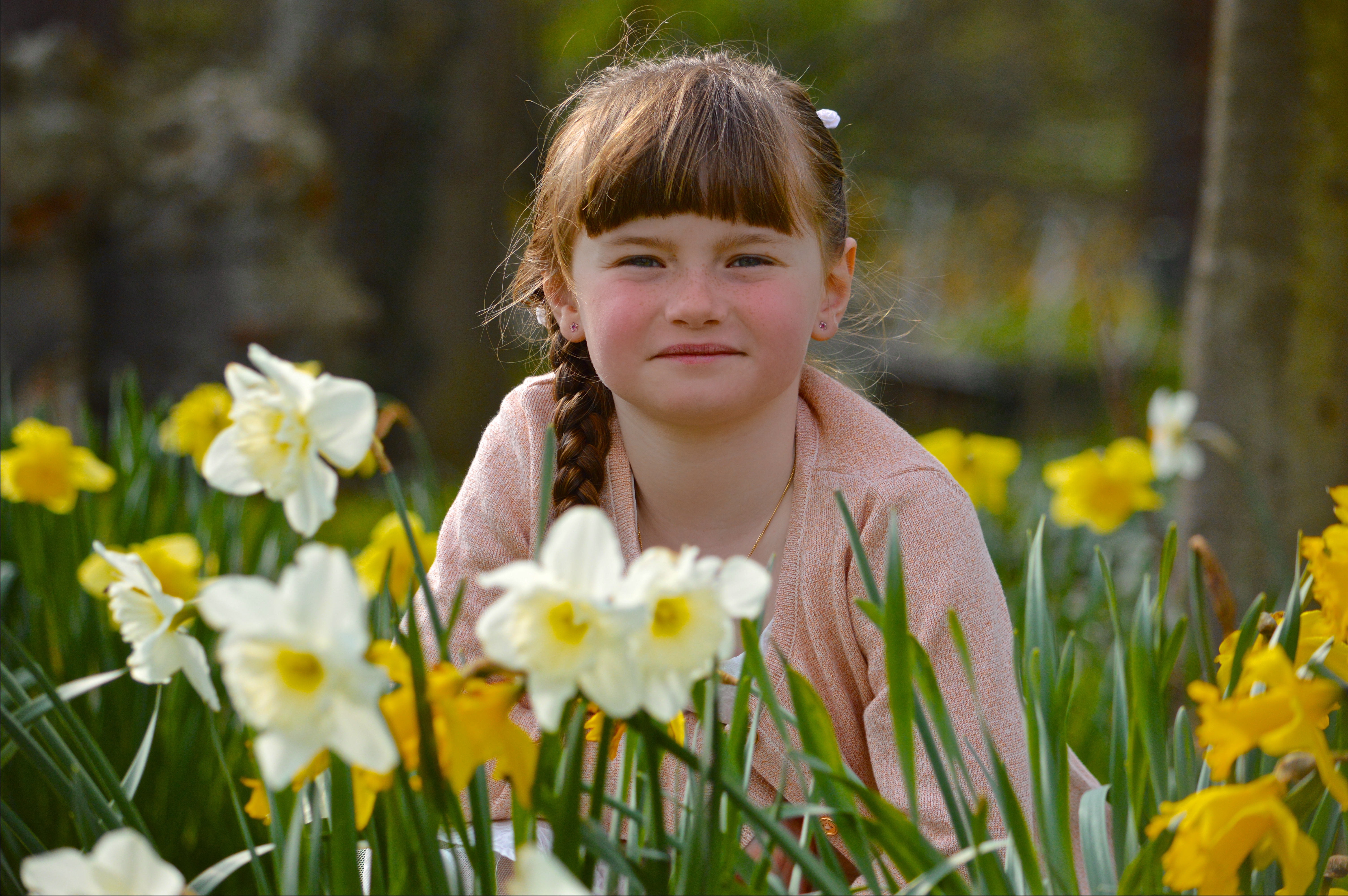 a-beautiful-child-into-the-flowers