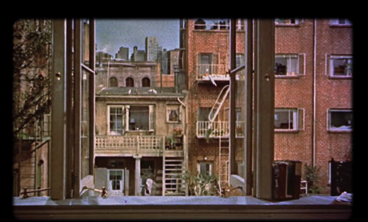 mustsee-time-lapse-van-hitchcocks-rear-window