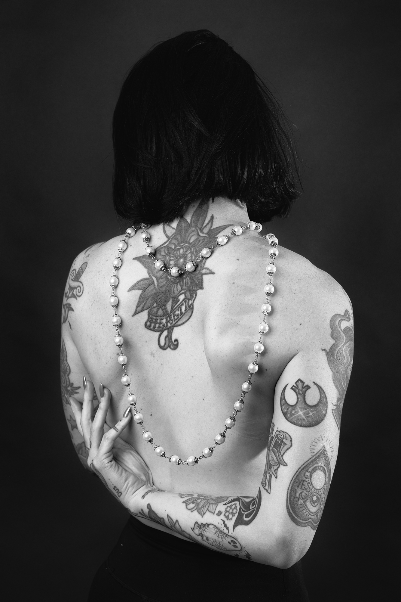 girl-with-pearls