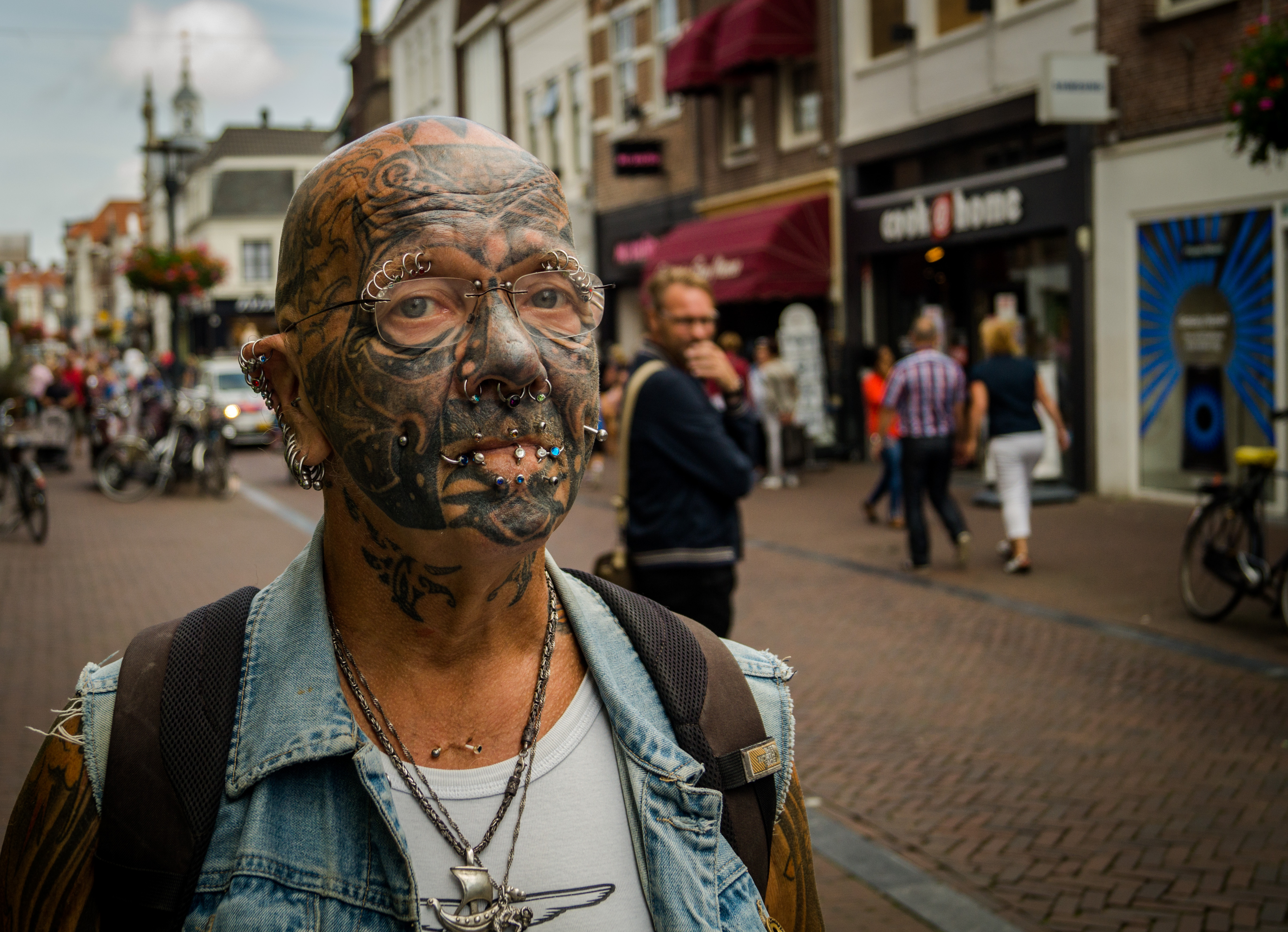 straatportret-tattoo-man