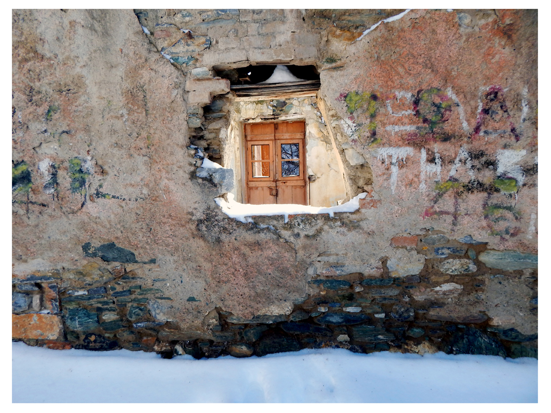 when-it-snows-in-greece