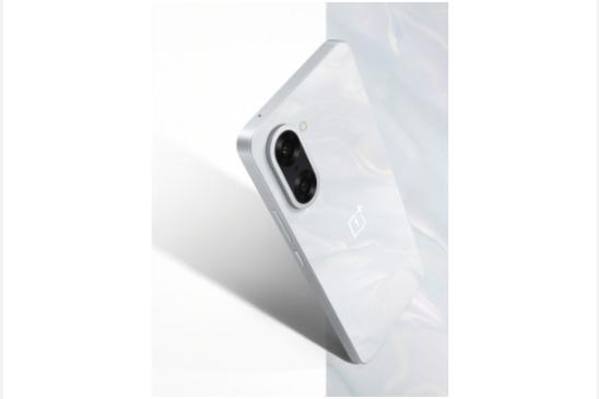 oneplus-nord-ce5-blinkt-uit-in-prestaties-en-batterij