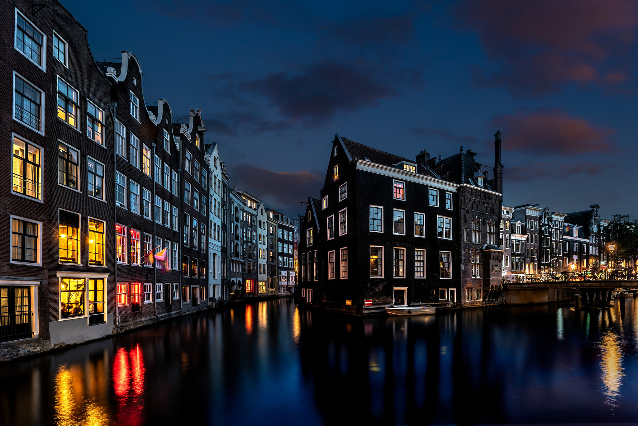 oudezijds-voorburgwal-amsterdam