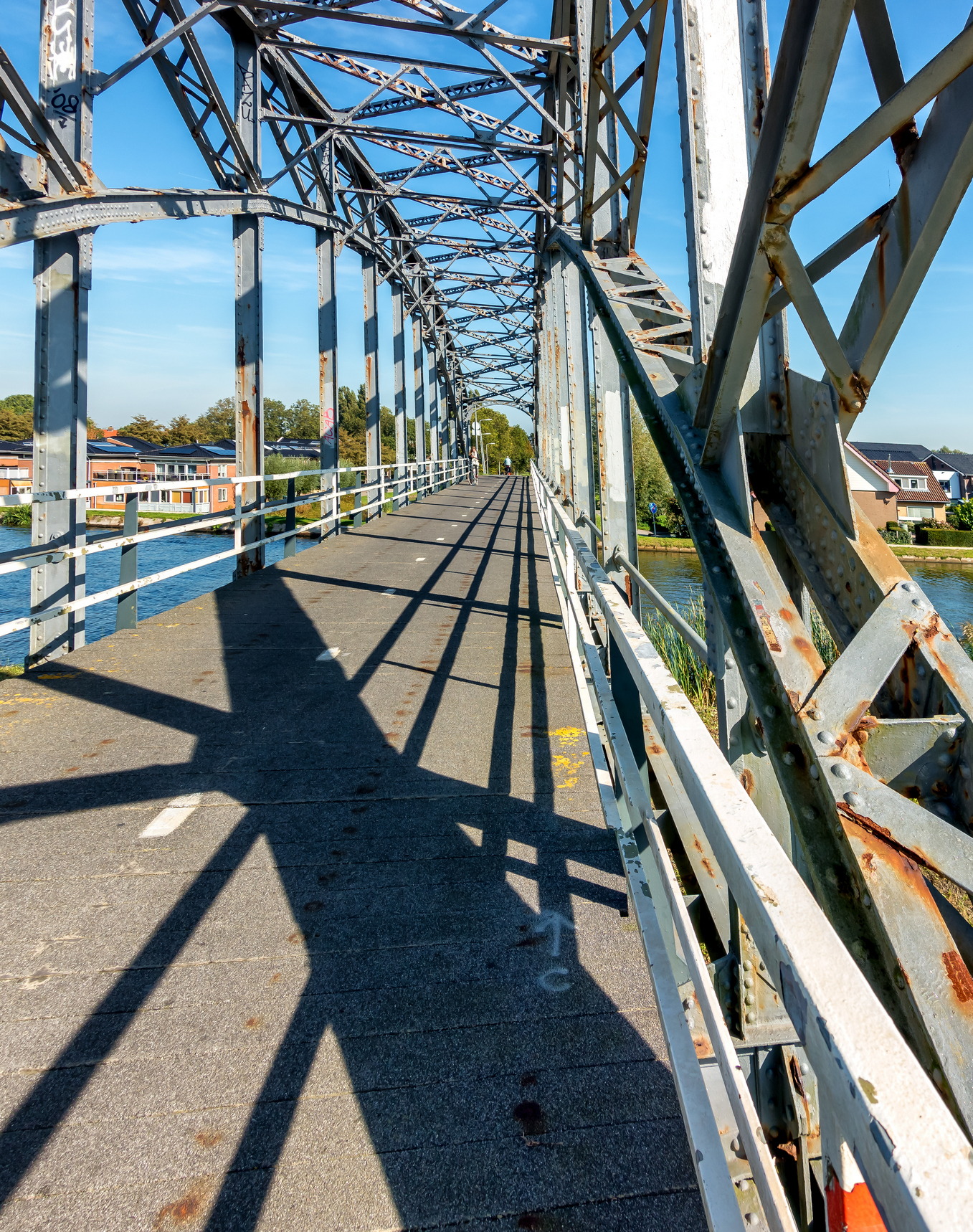 oude-tramspoorbrug-van-schipluiden-en-nu-in-gebruik-als-fietsers-en