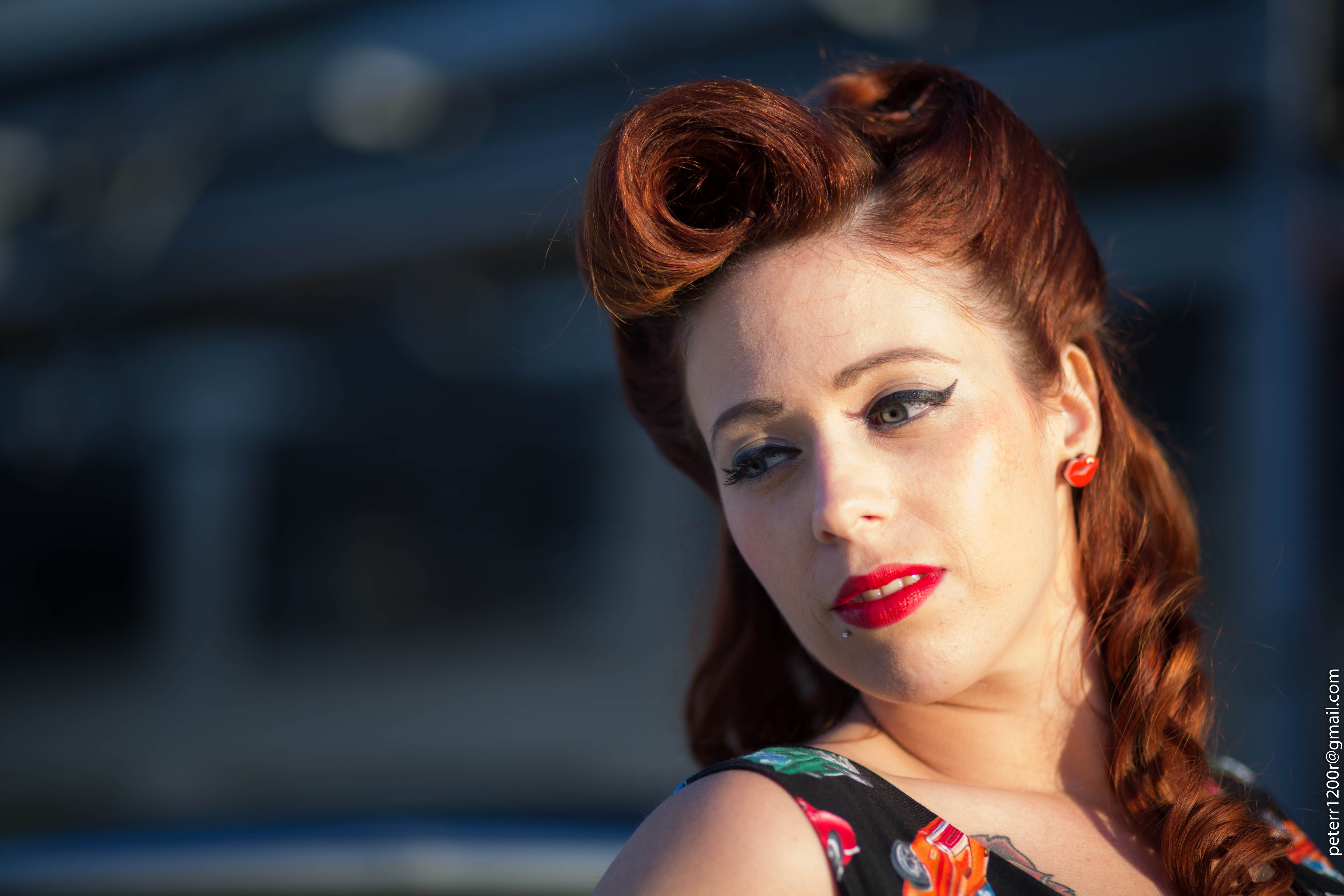 portret-bij-daglicht-op-strijp-in-eindhoven