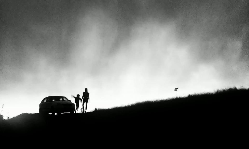 zonsondergang-moeder-en-zoon