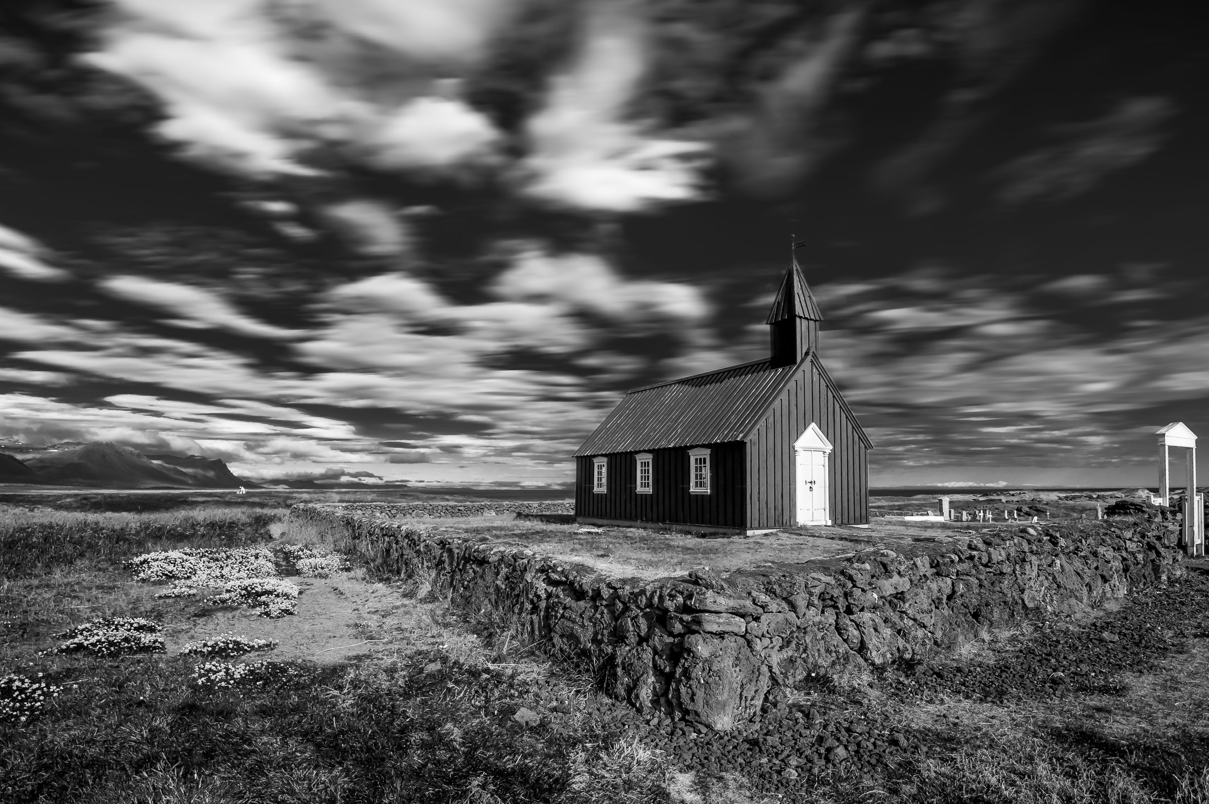 b%C3%BA%C3%B0akirkja