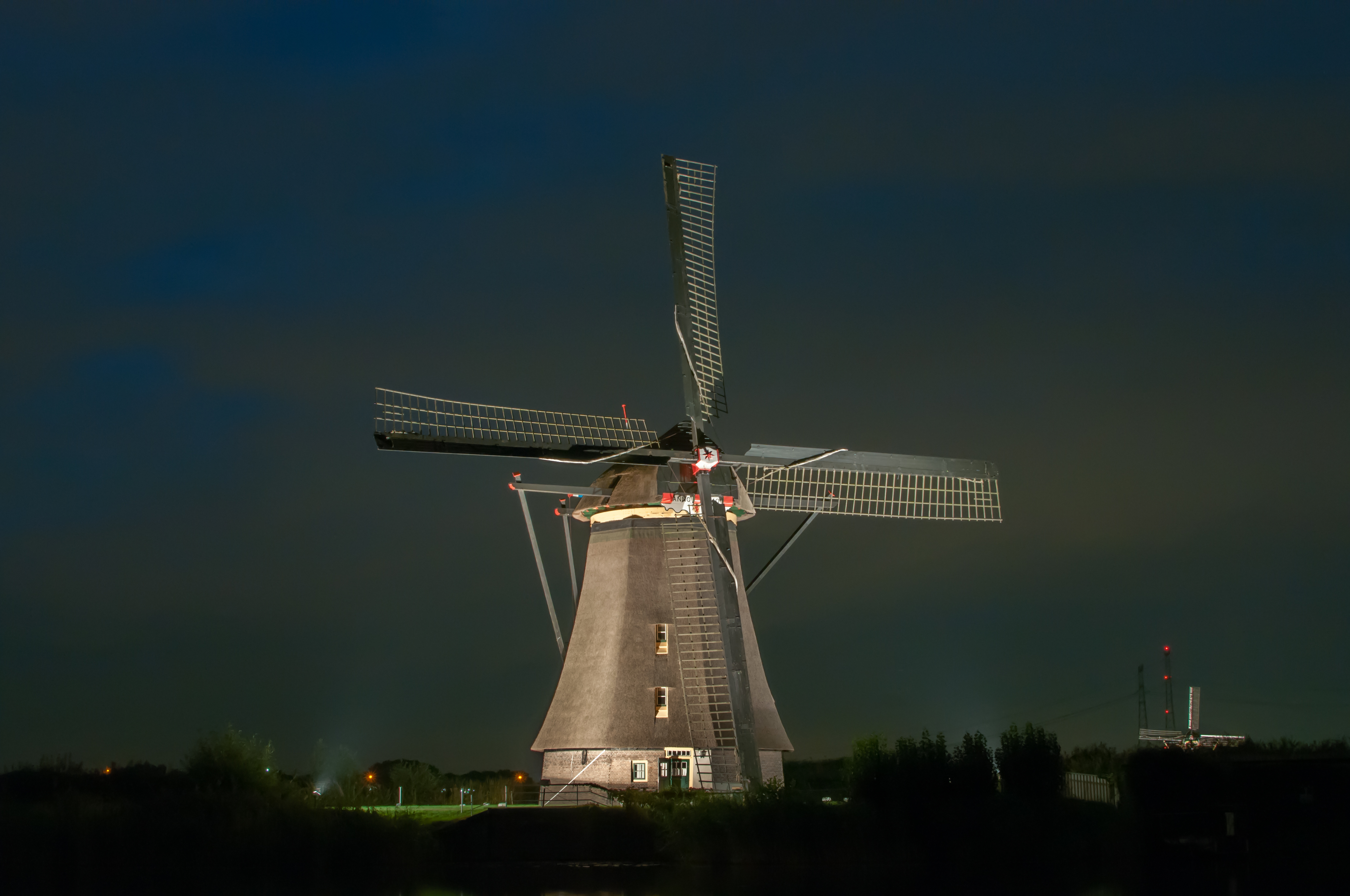 kinderdijk-by-night-1