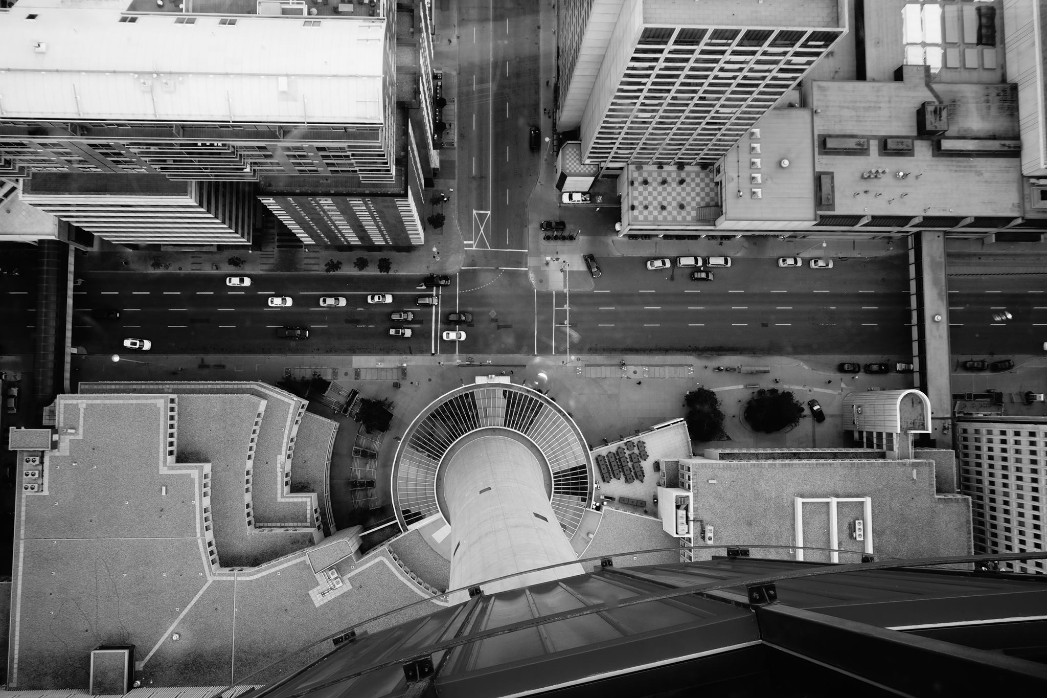 calgary-tower-black-and-white