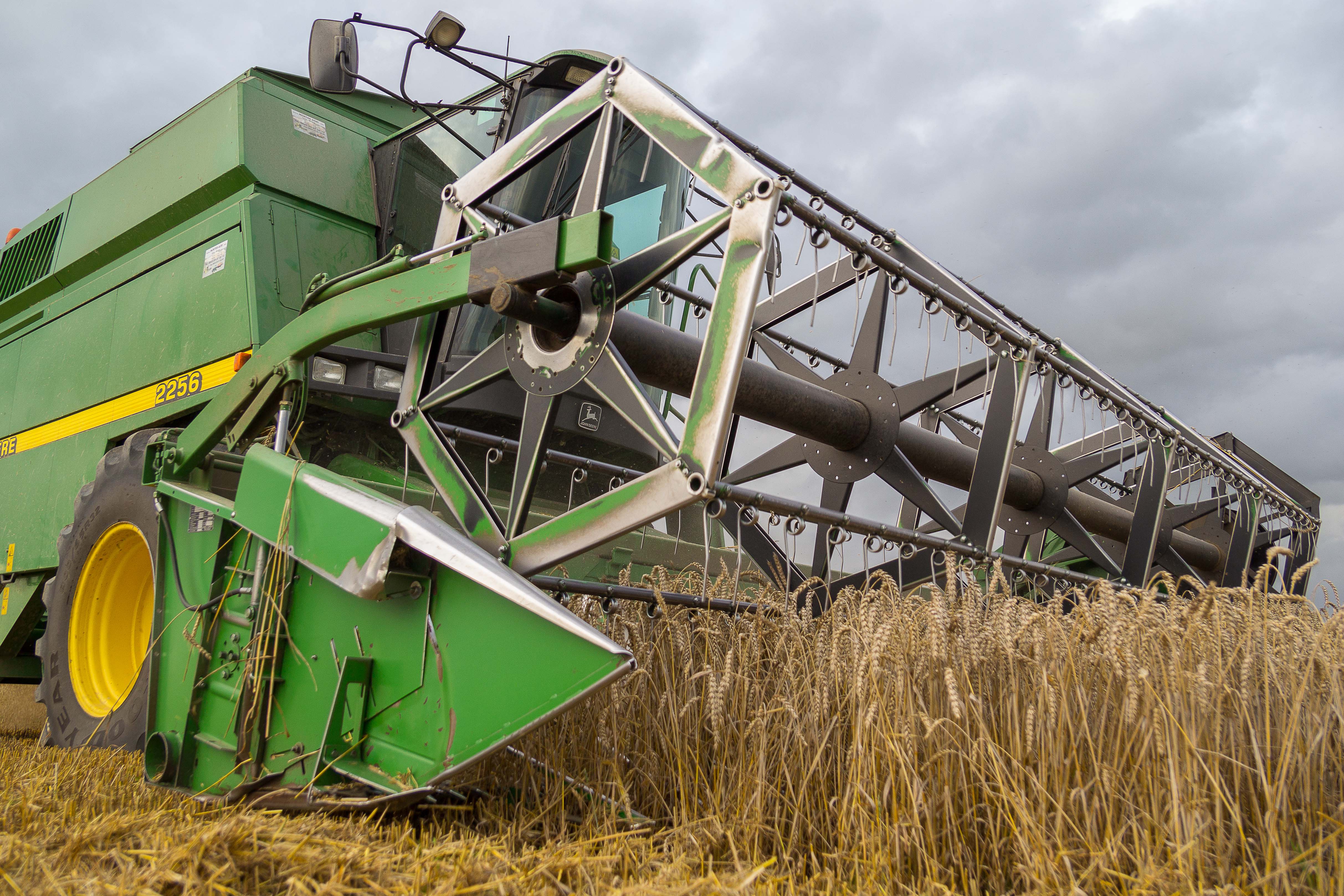 john-deere-combine-tarwe-oogst