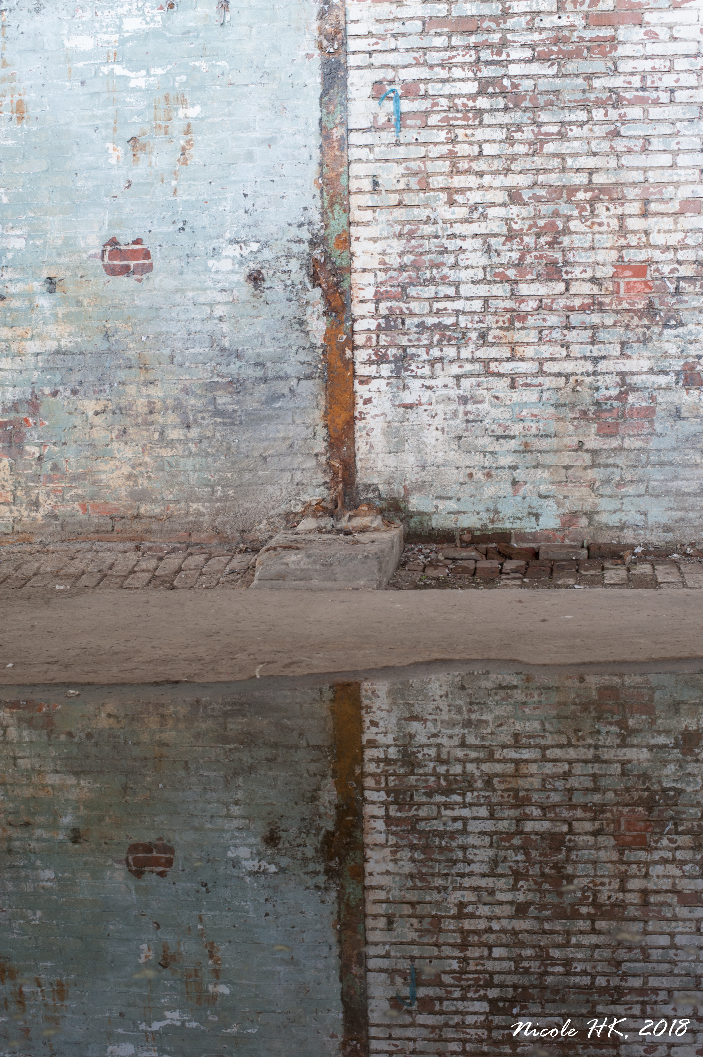 oude-muur-gespiegeld