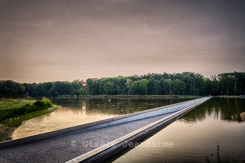 fietsen-door-het-water