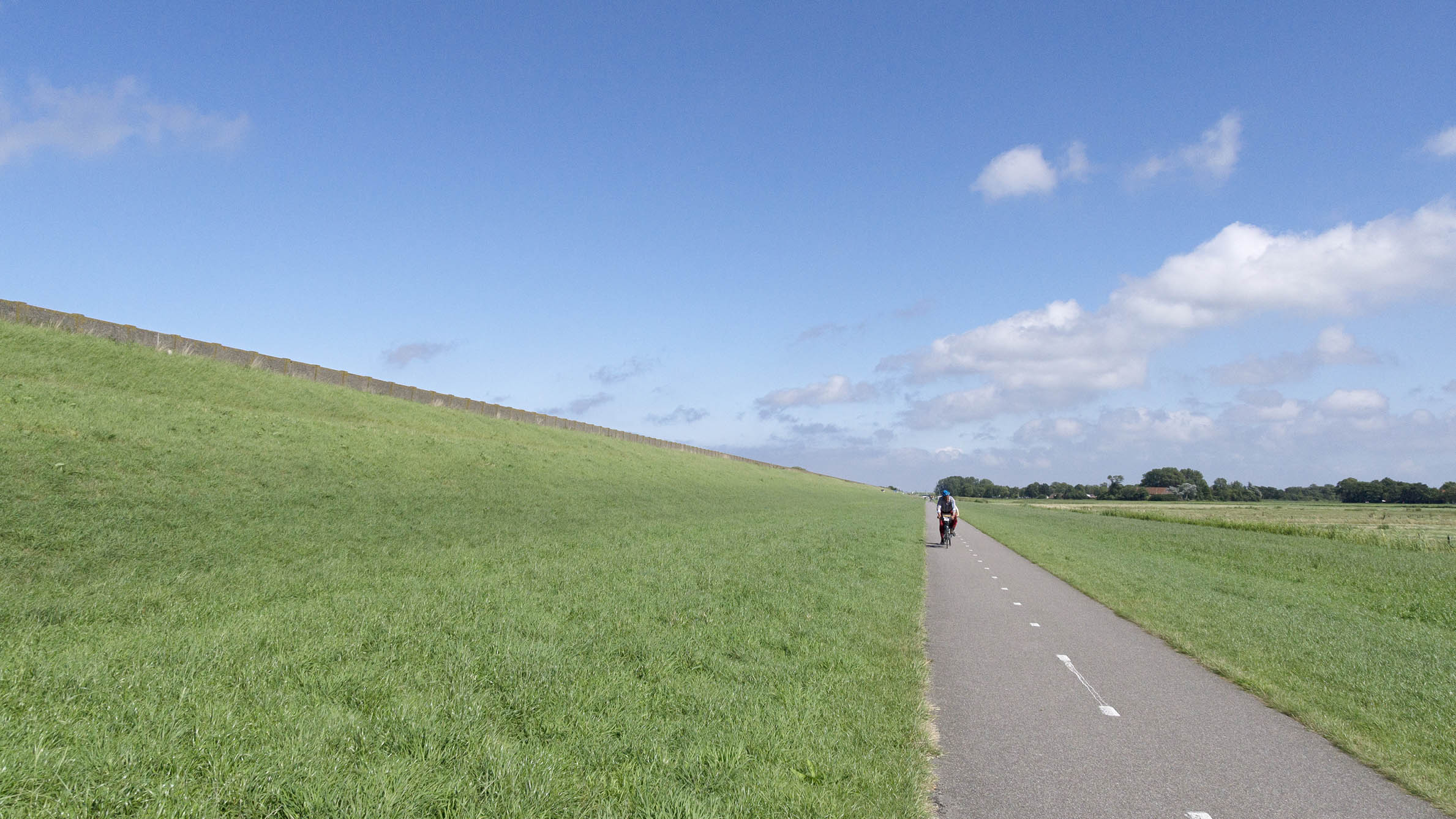 eindeloos-fietsen-in-zeeland-met-tegenwind