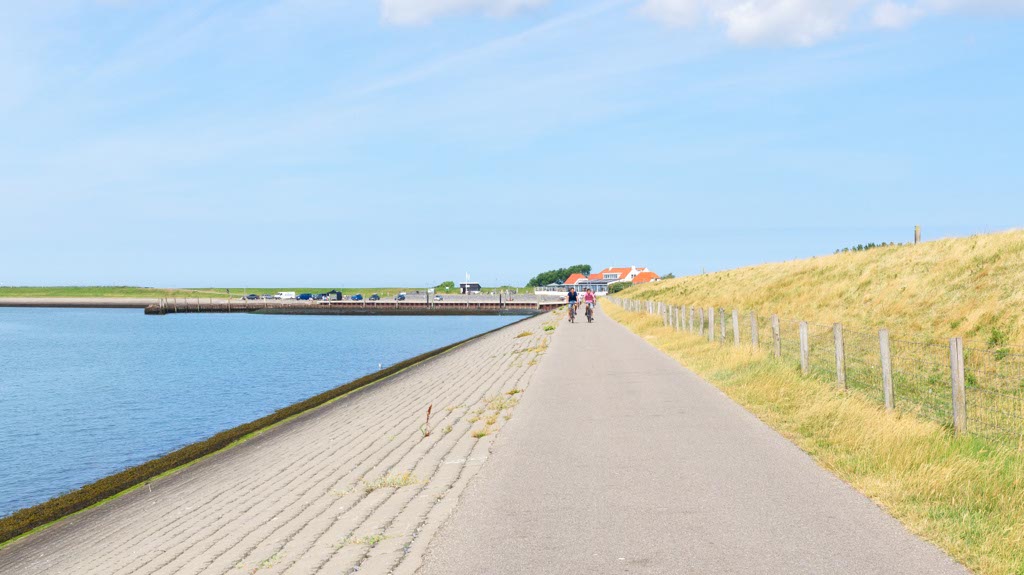 van-je-af-wordt-alles-kleiner-naar-je-toe-groter