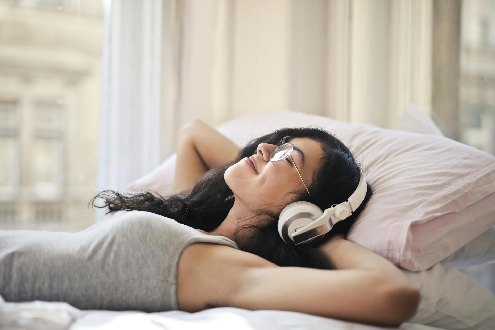 met-deze-podcasts-val-jij-in-mum-van-tijd-in-slaap