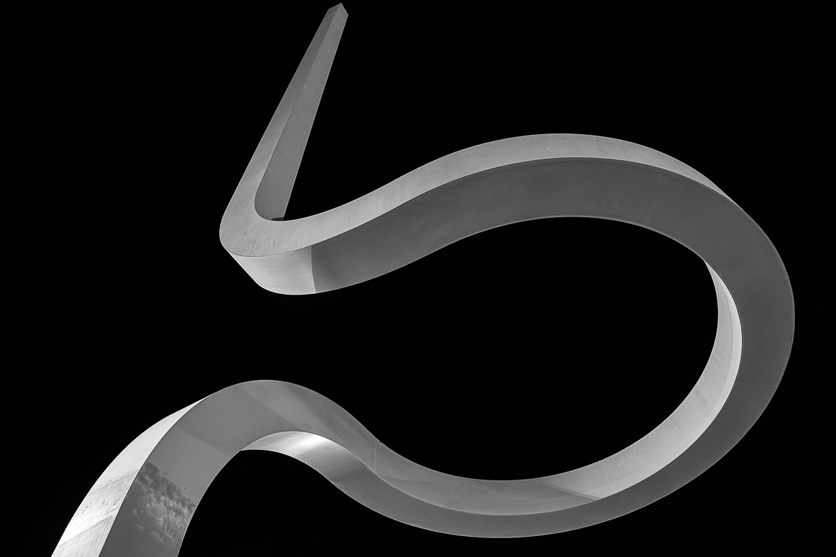 curved-symbol-of-hospitality