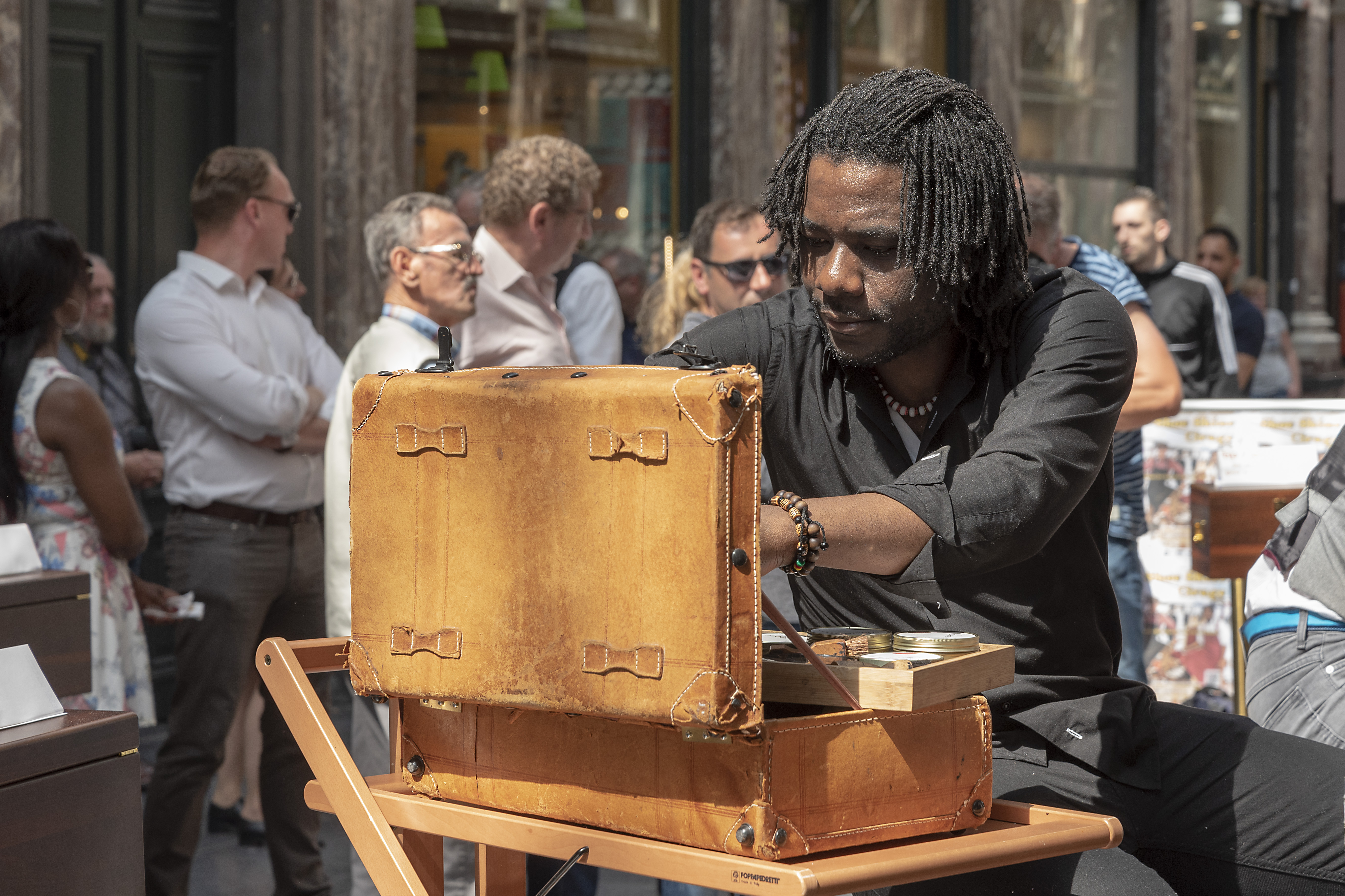 schoenen-poetsen-in-brussel