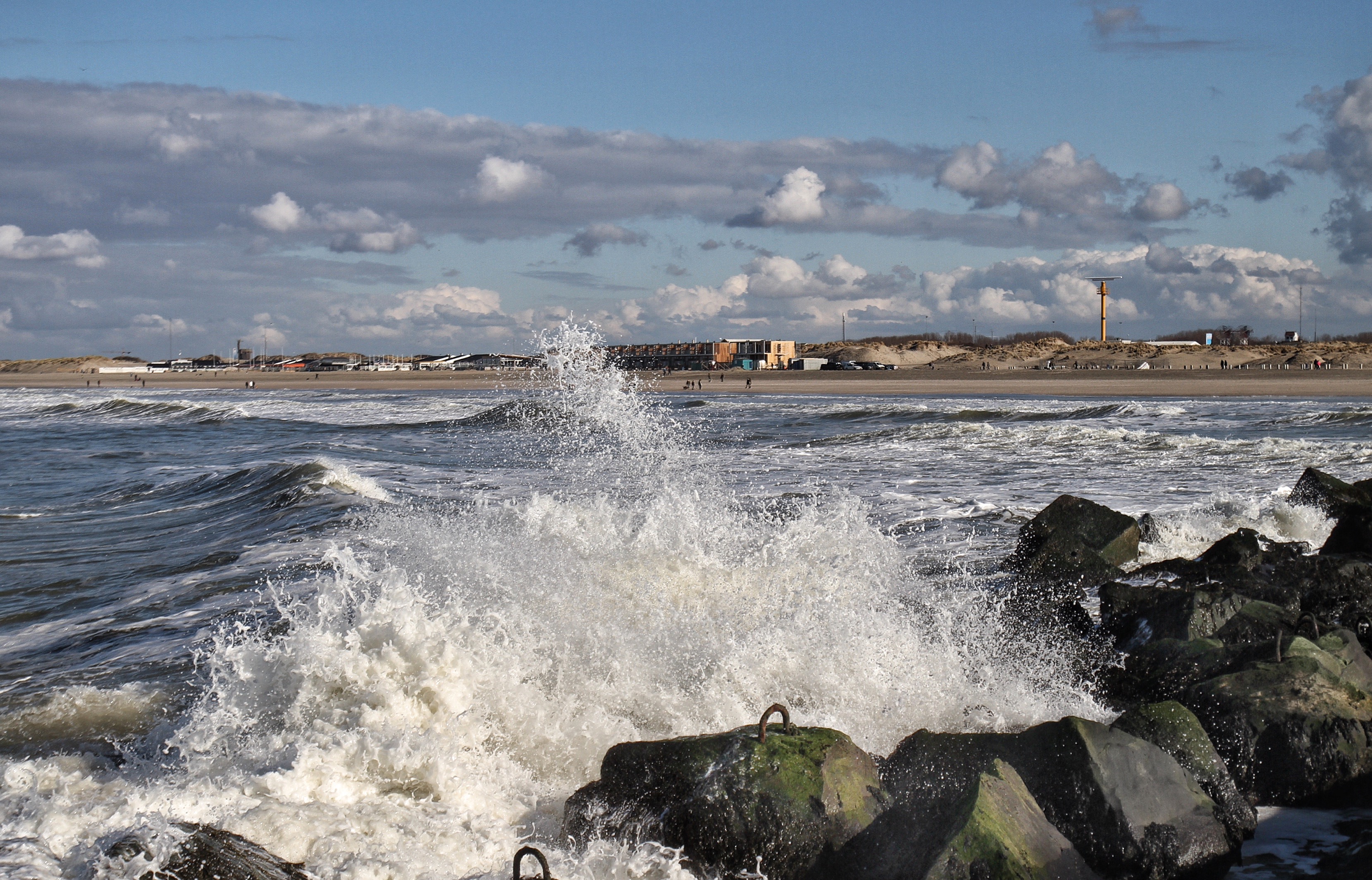 waves-hoek-van-holland
