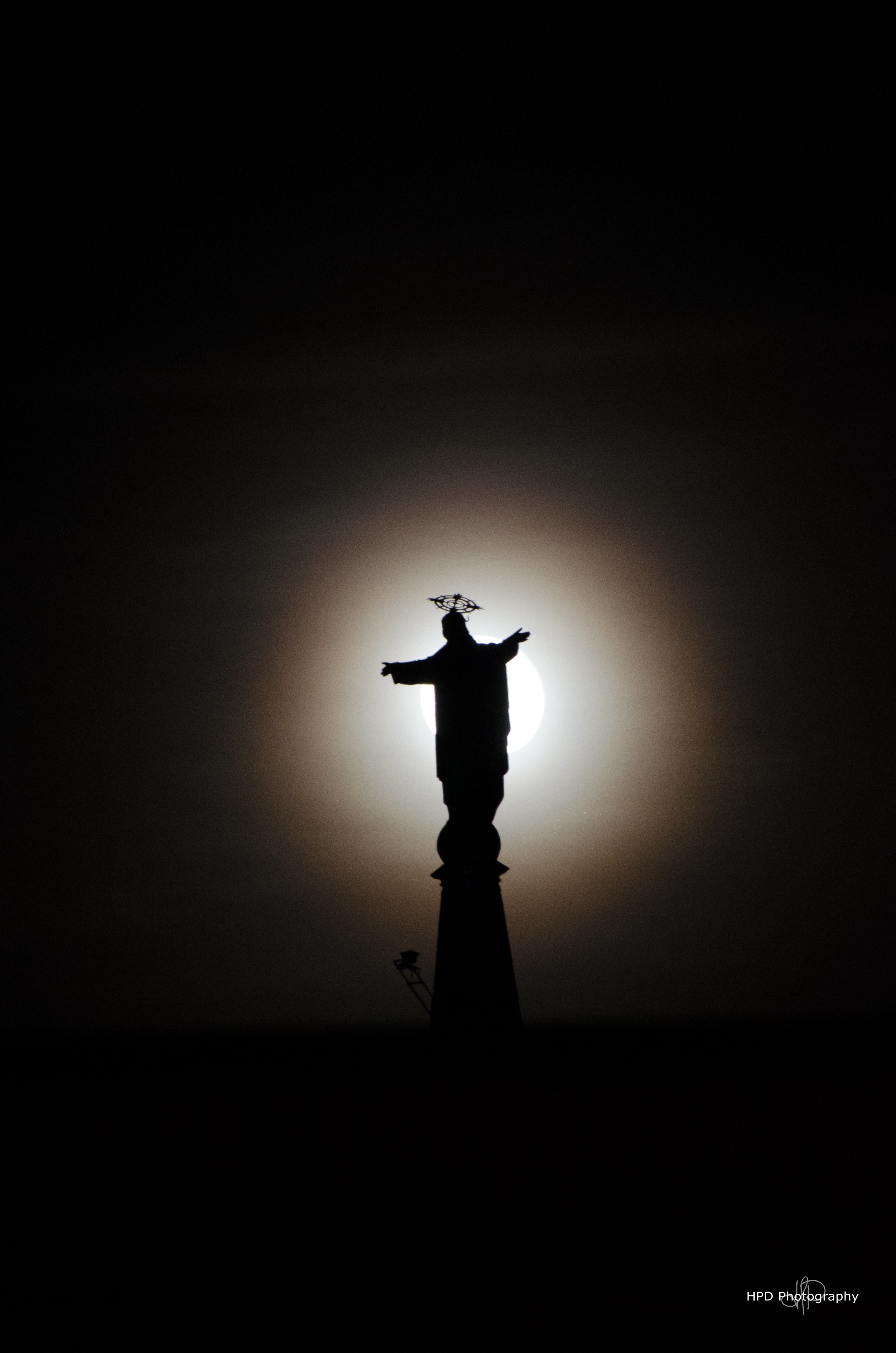 christ-watched-over-glow