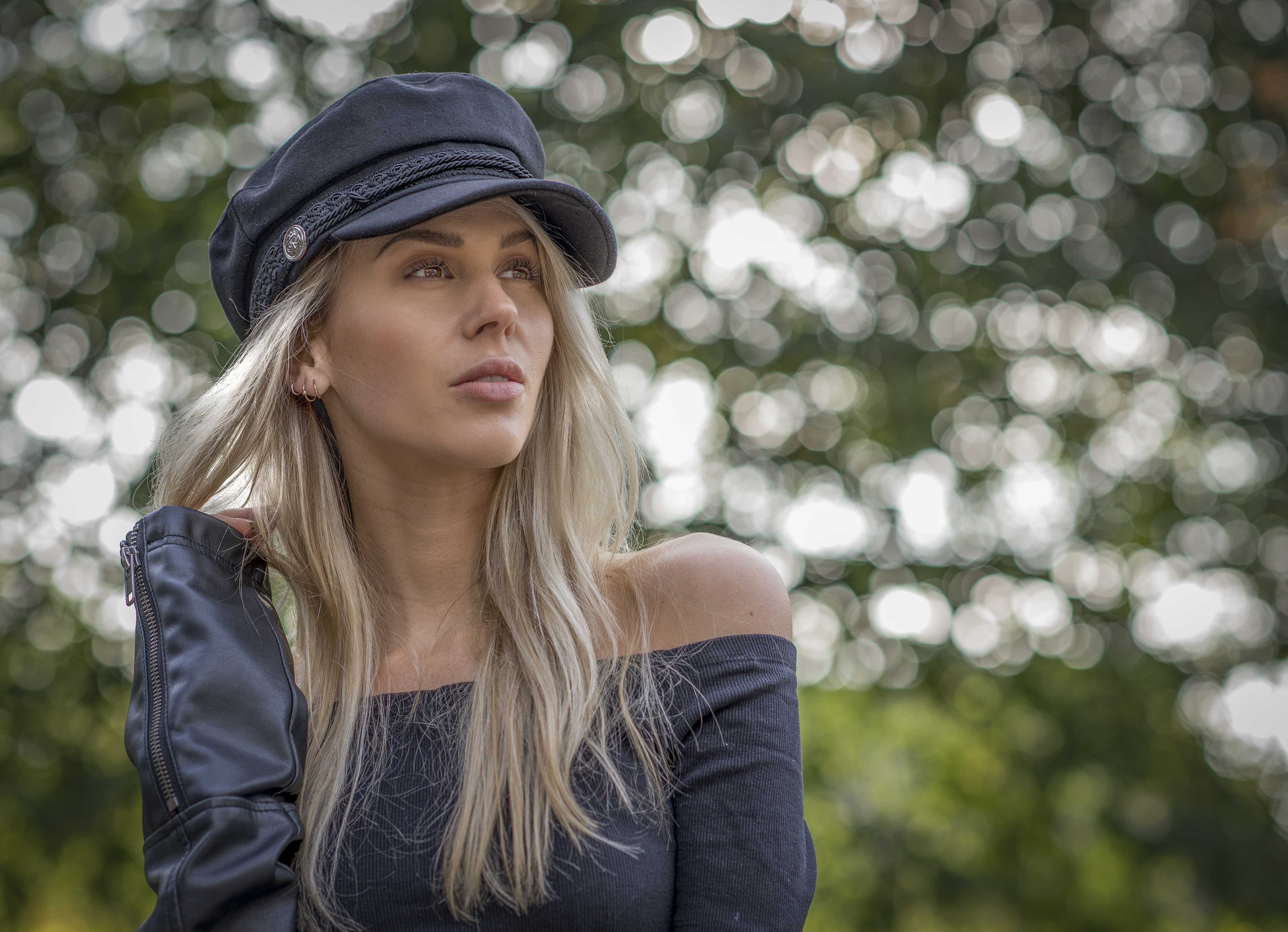 model-kelly-post-met-bokeh-door-frans-van-steijn