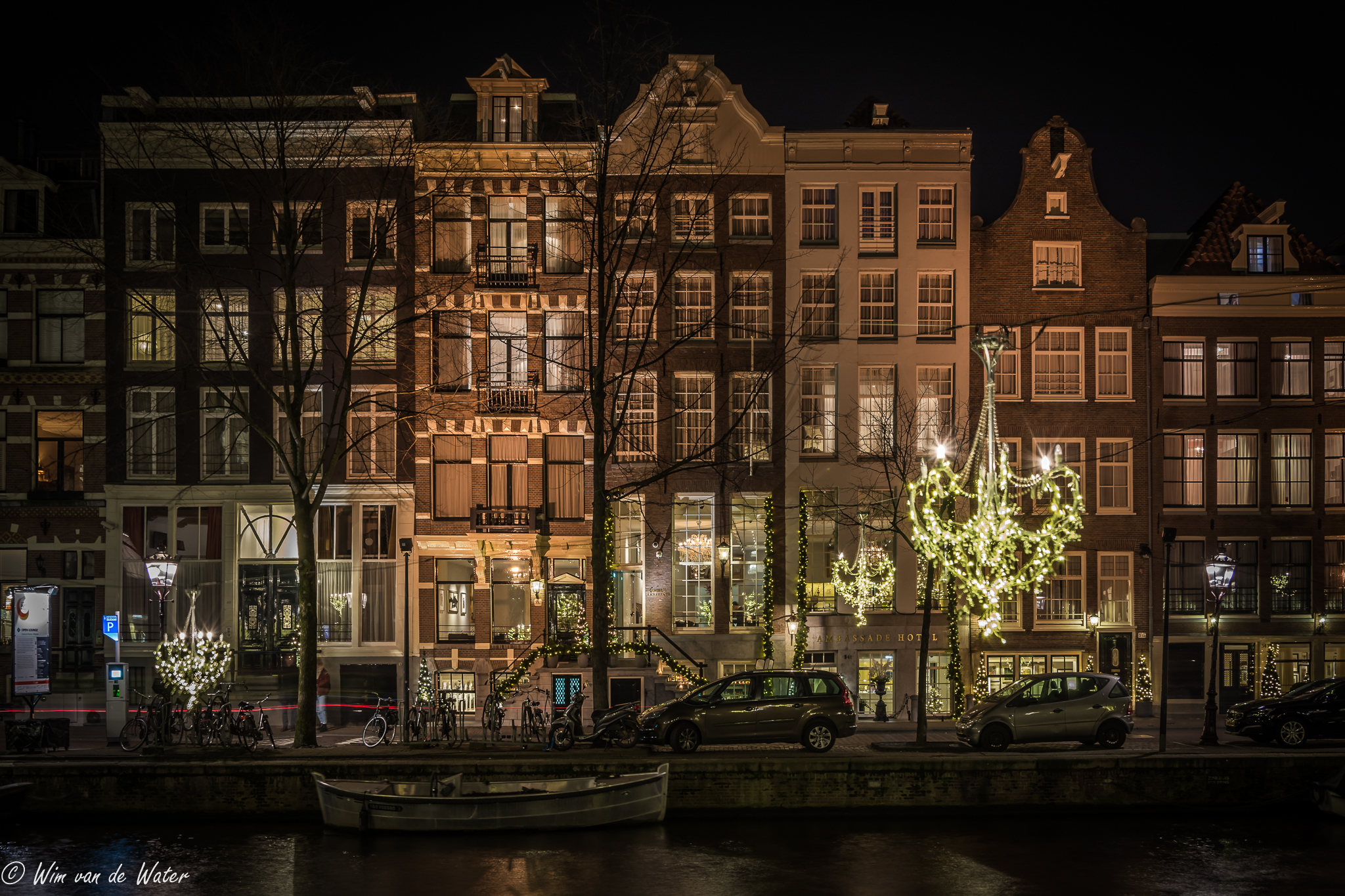 open-lounge-aan-de-amsterdamse-grachten