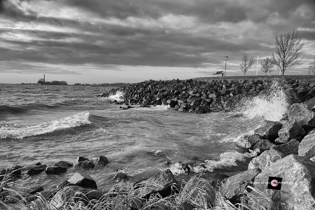 storm-aan-de-ijsselmeerkust