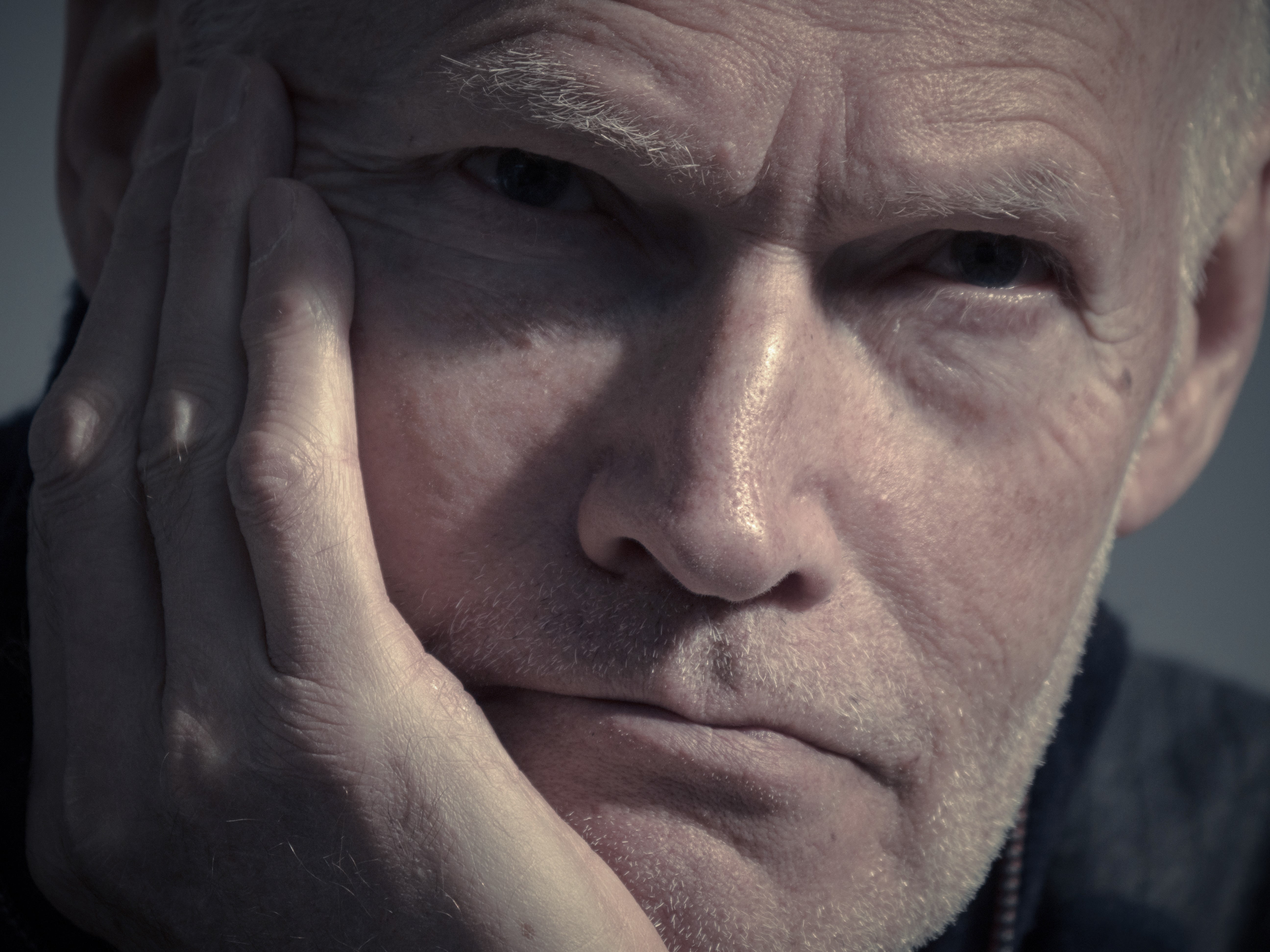 hans-uiterlijk-op-gevorderde-leeftijd-mooi-vormgegeven