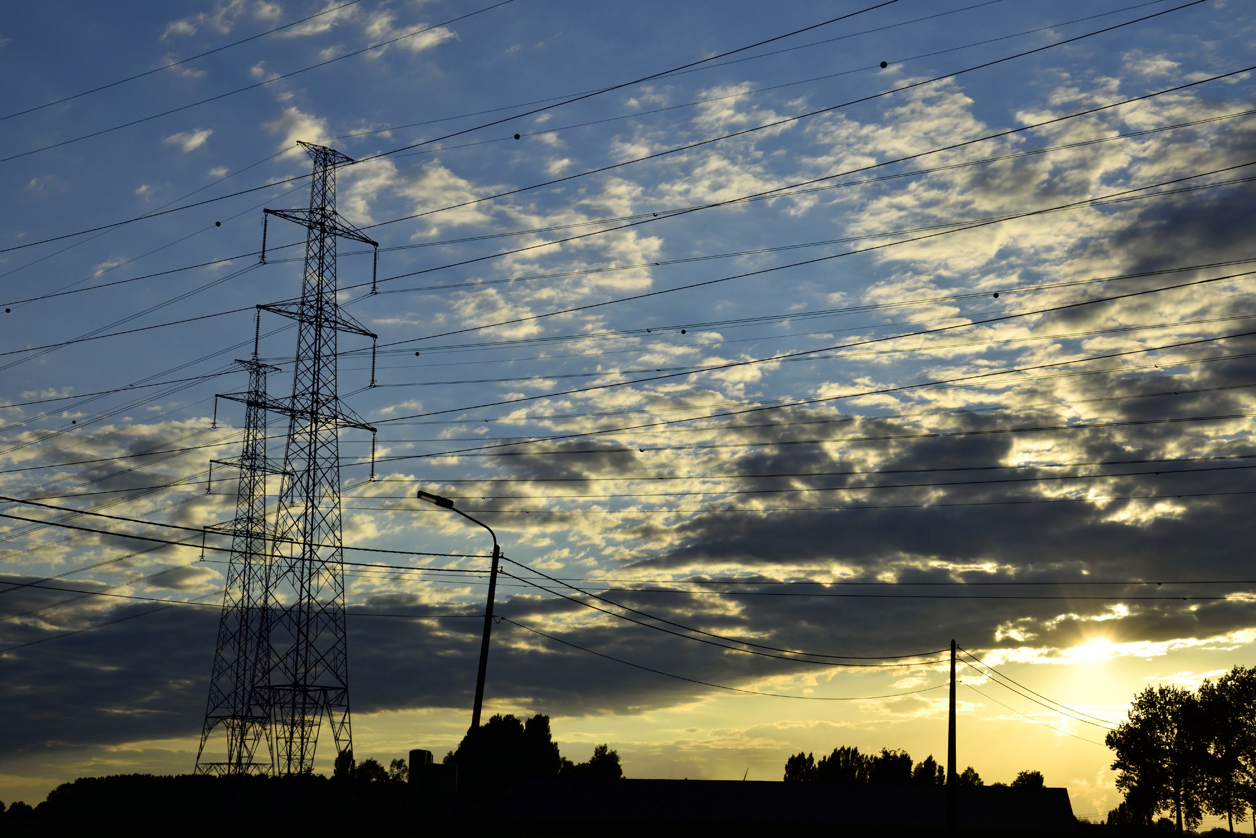 er-hangt-elektriciteit-in-de-lucht