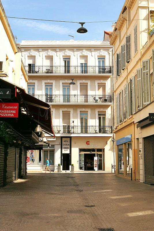 waarom-autoriteit-niet-te-koop-is-in-de-digitale-winkelstraat