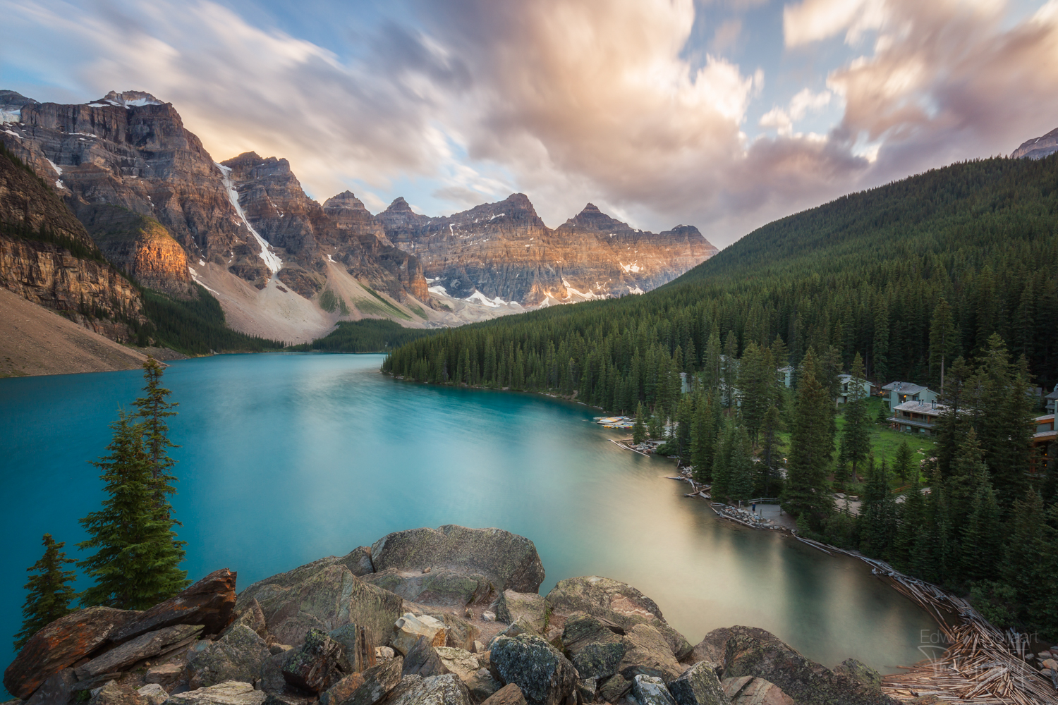zonsondergang-bij-moraine-lake
